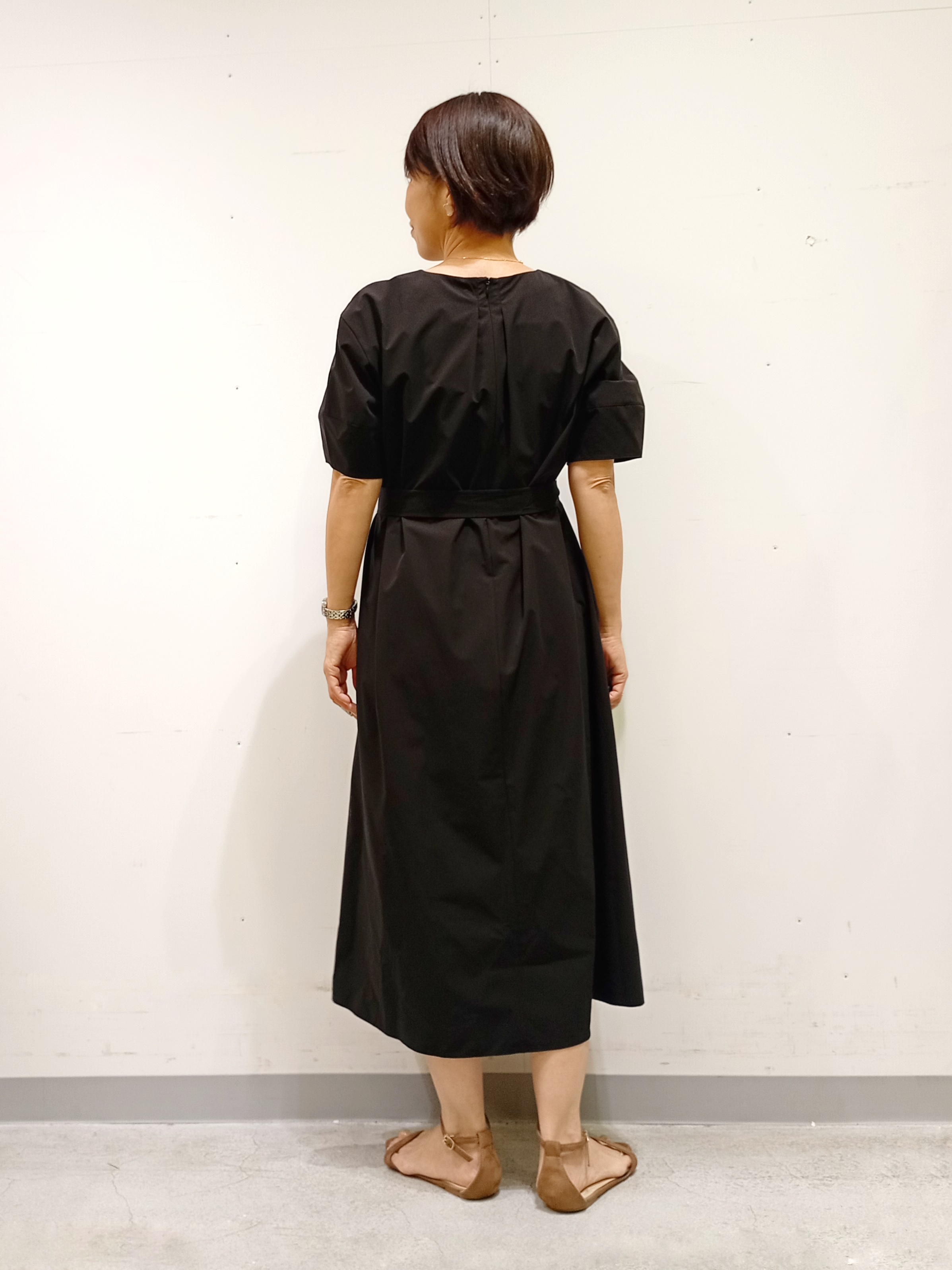 Kさんの「INDIVI｜【撥水／UVケア／SETUP可能】軽量ベルト付きAラインワンピース」を使ったコーディネート