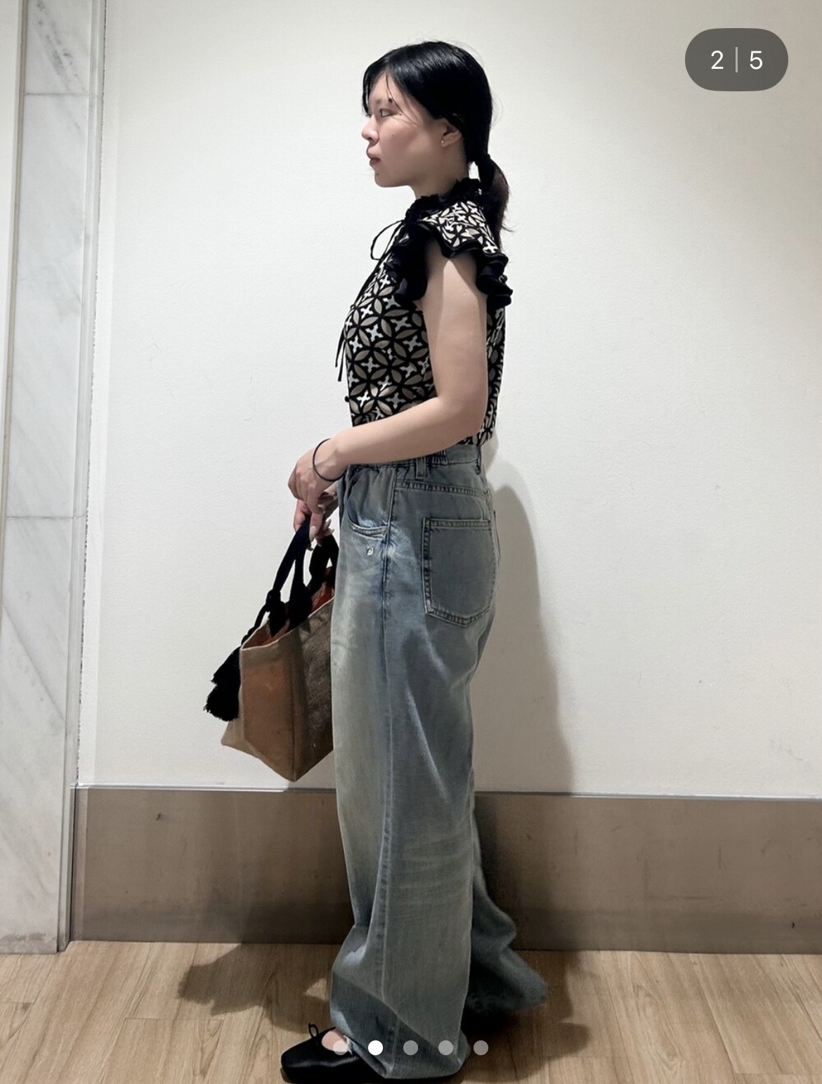 とりみさんの「DRESSTERIOR｜センタープレス ワイドストレートデニム」を使ったコーディネート