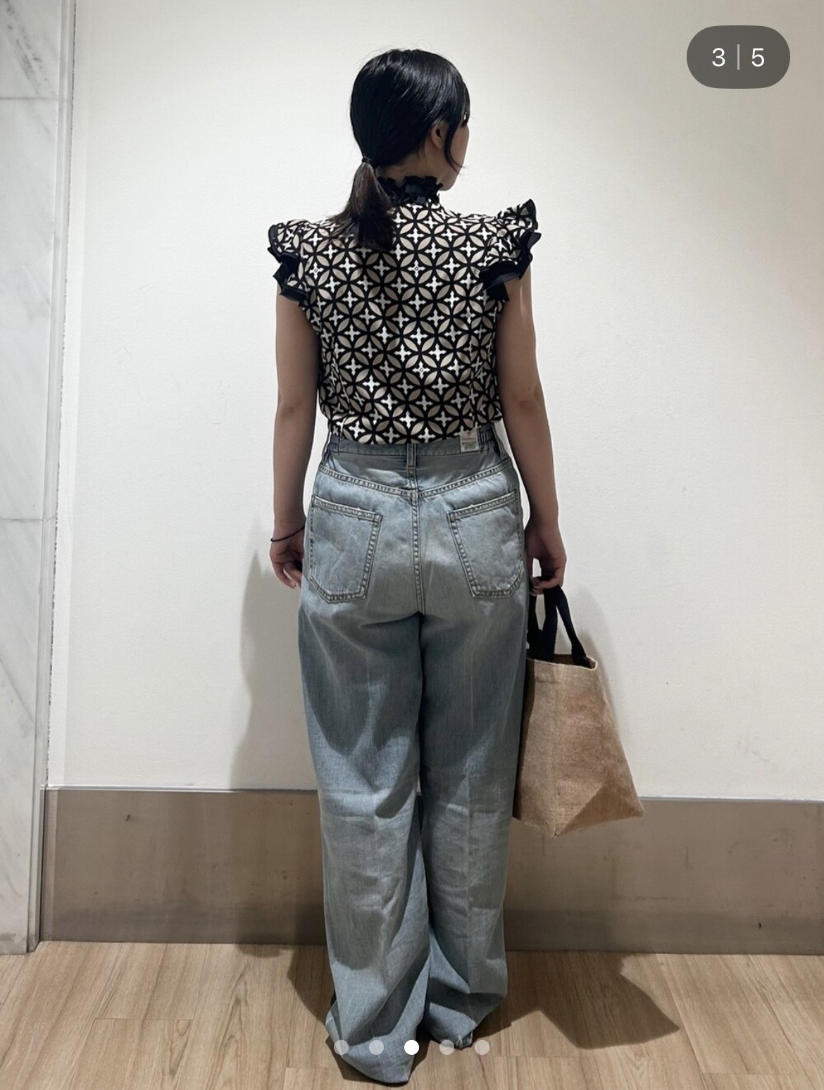 とりみさんの「DRESSTERIOR｜センタープレス ワイドストレートデニム」を使ったコーディネート
