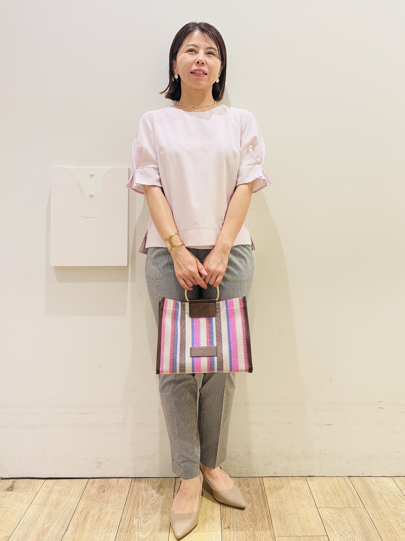 YUKOさんの「index｜【接触冷感／吸水速乾】タックパフスリーブブラウス《防シワ／洗濯機OK／XS～3L／8col》」を使ったコーディネート