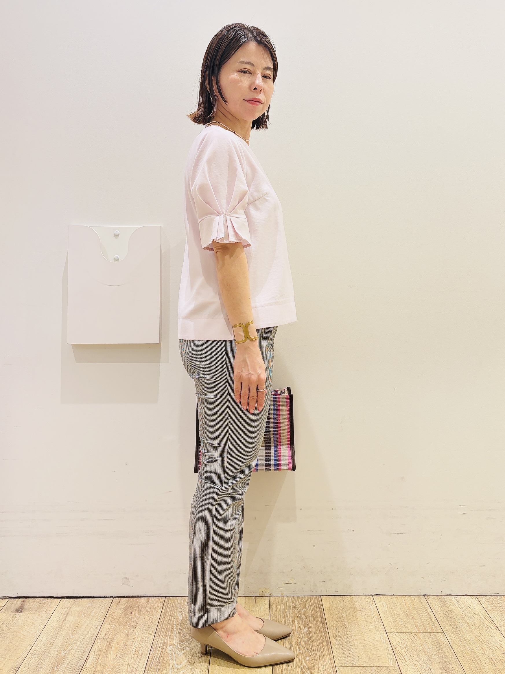 YUKOさんの「index｜【接触冷感／吸水速乾】タックパフスリーブブラウス《防シワ／洗濯機OK／XS～3L／8col》」を使ったコーディネート