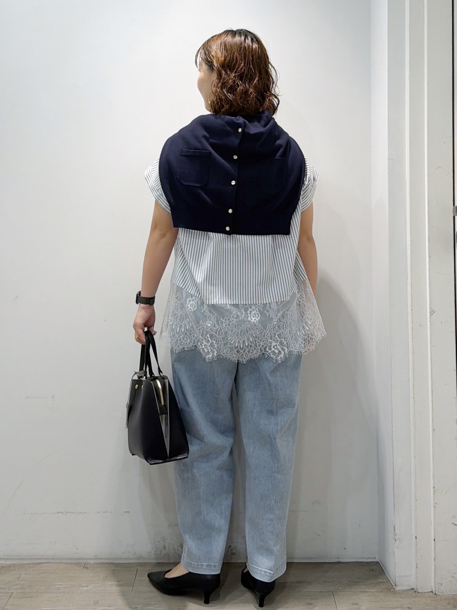 sumicaさんの「OPAQUE.CLIP｜裾レースフレンチスリーブブラウス【洗濯機OK】」を使ったコーディネート