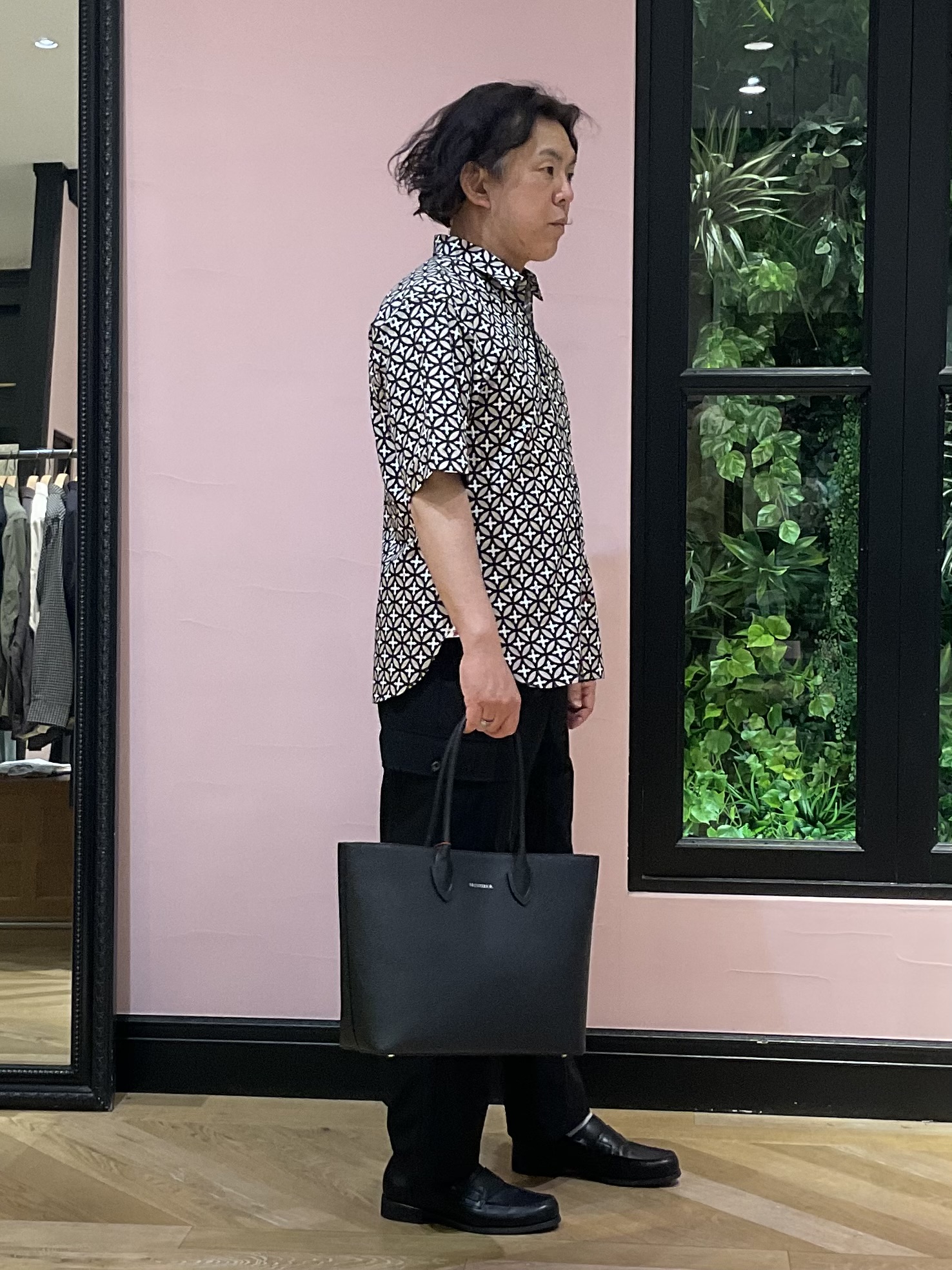 Nagaseさんの「DRESSTERIOR｜【撥水仕様】シュリンクレザー トートバッグ」を使ったコーディネート