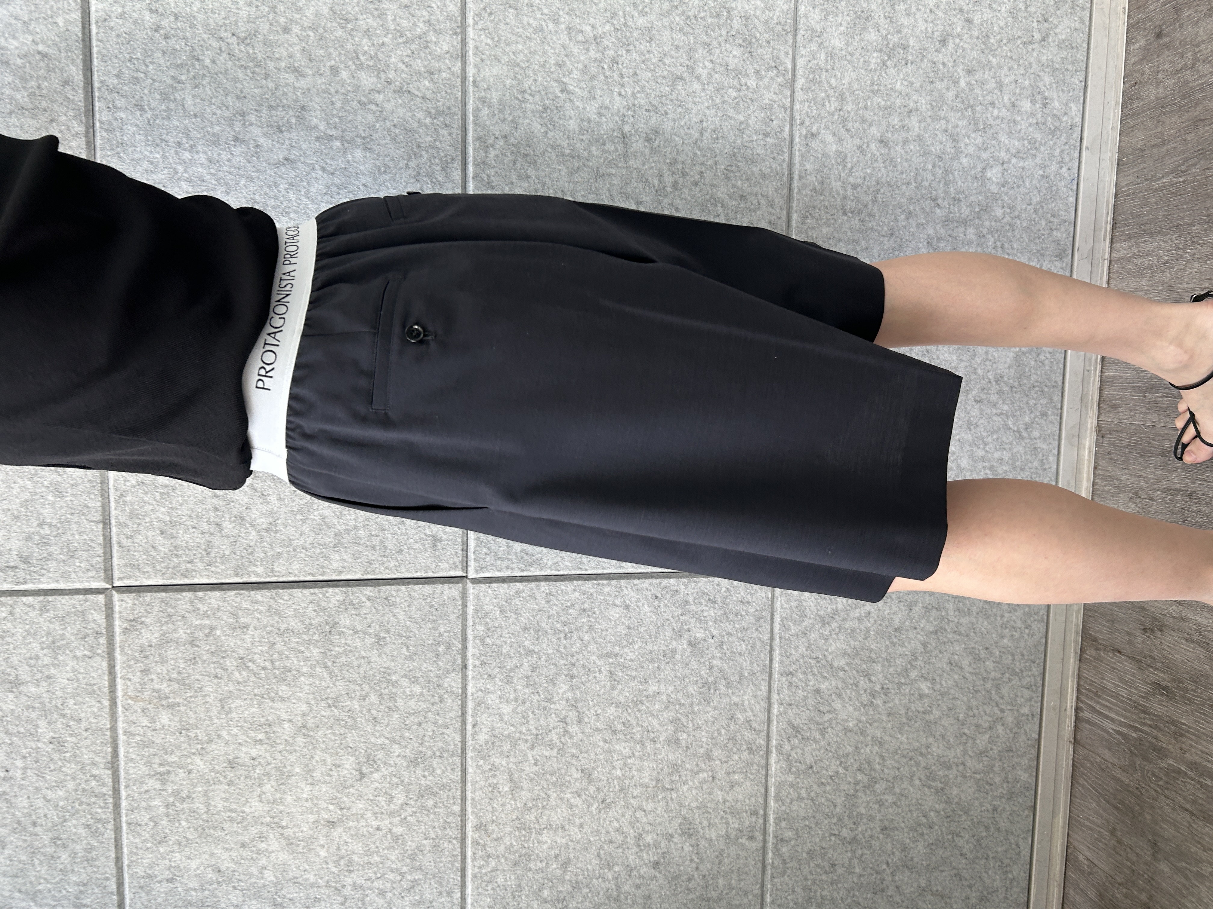 harunaさんの「CODE A｜soft button hood tee」を使ったコーディネート