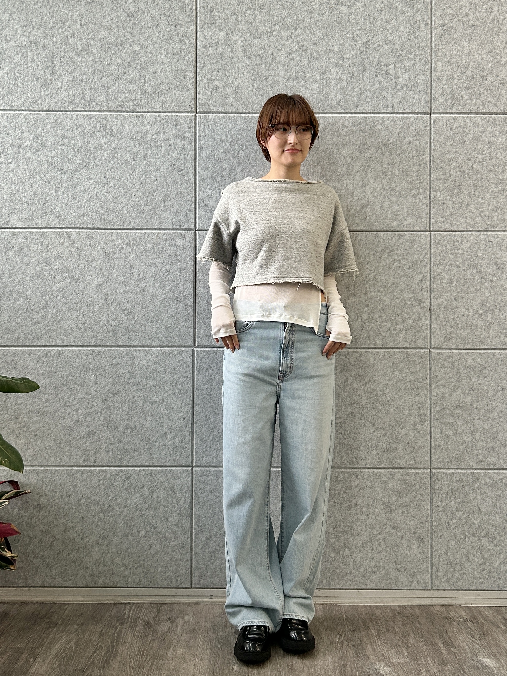 harunaさんの「CODE A｜back open half－sleeve sweat」を使ったコーディネート