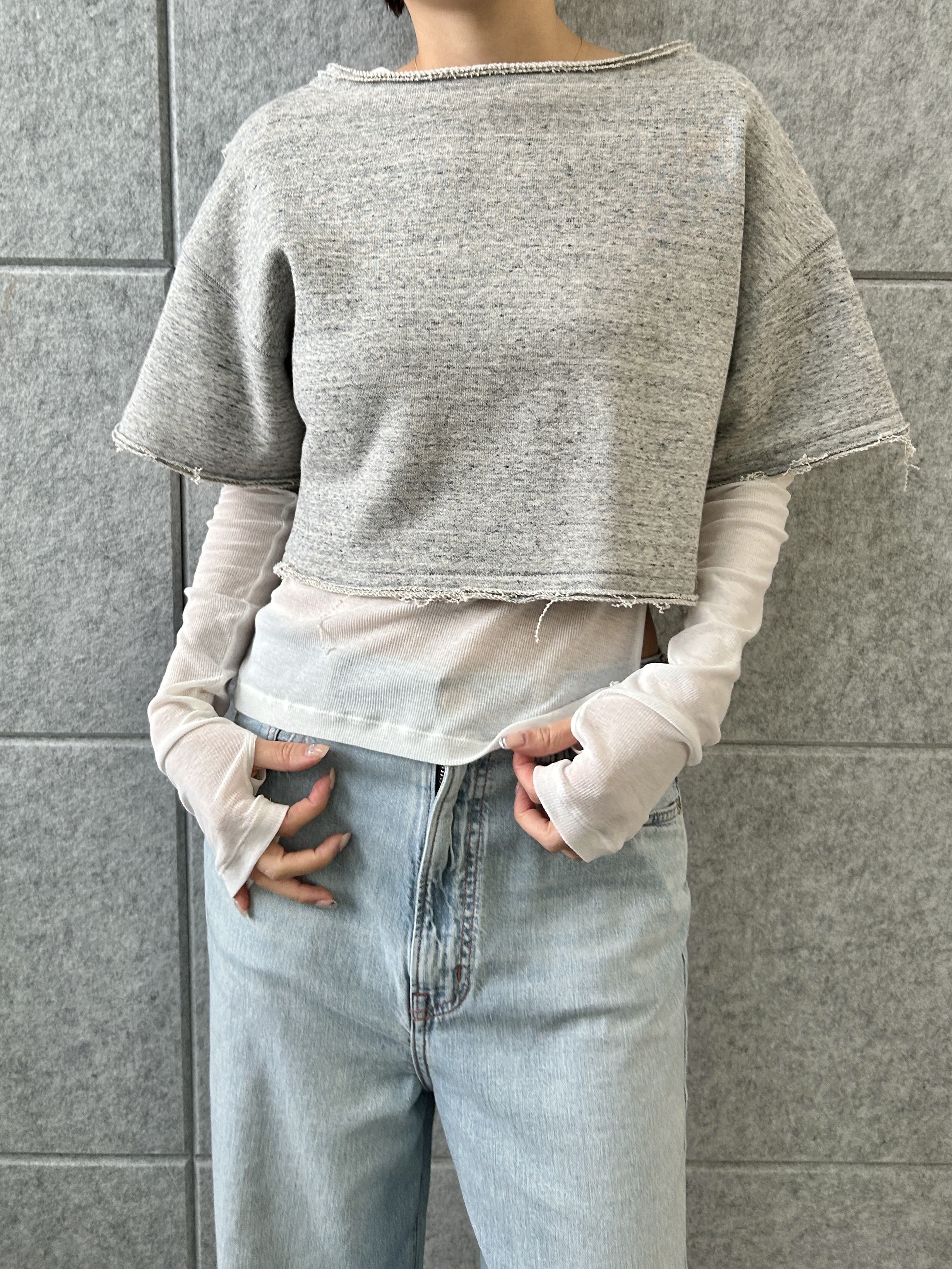 harunaさんの「CODE A｜back open half－sleeve sweat」を使ったコーディネート