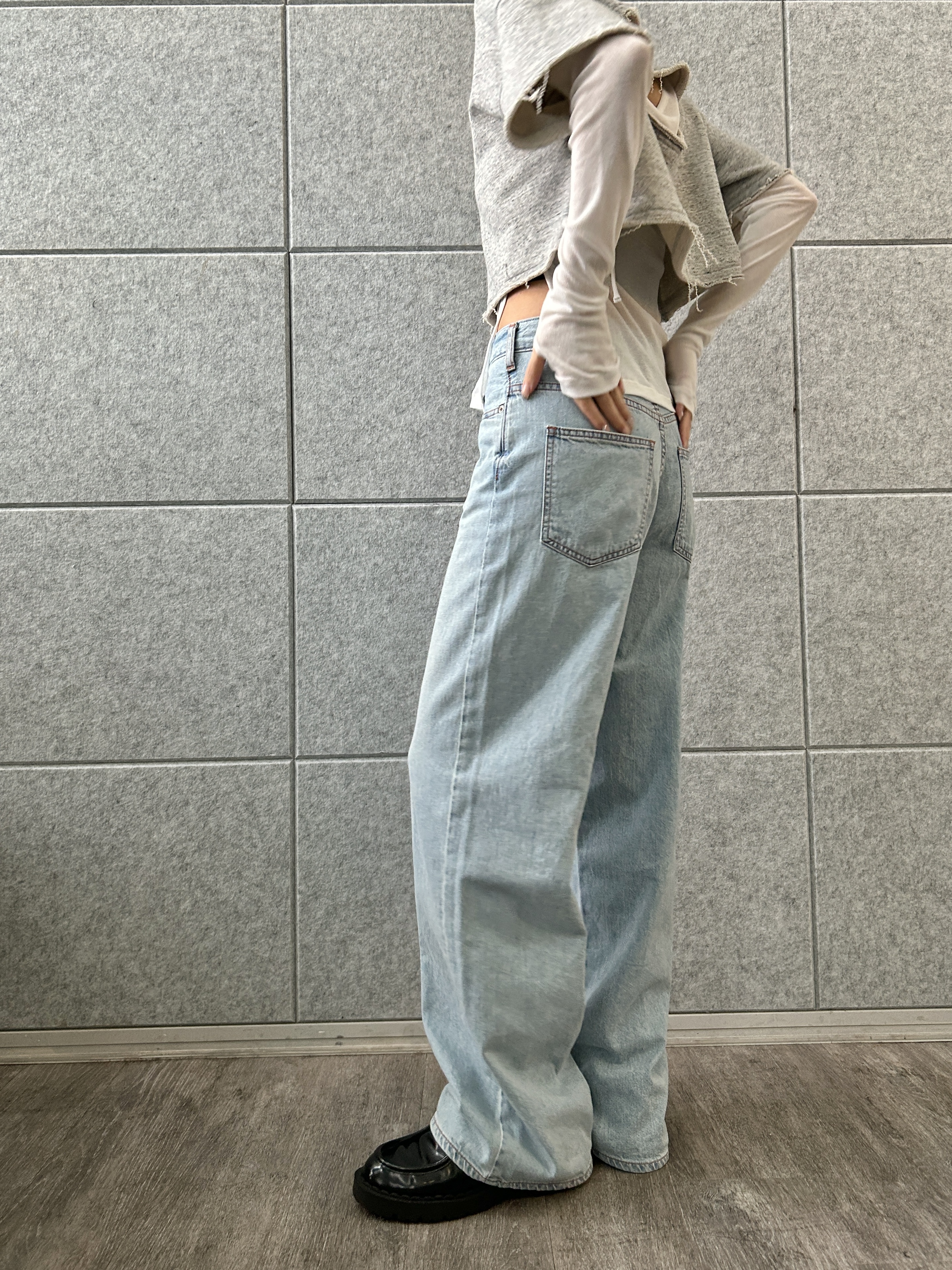 harunaさんの「CODE A｜back open half－sleeve sweat」を使ったコーディネート