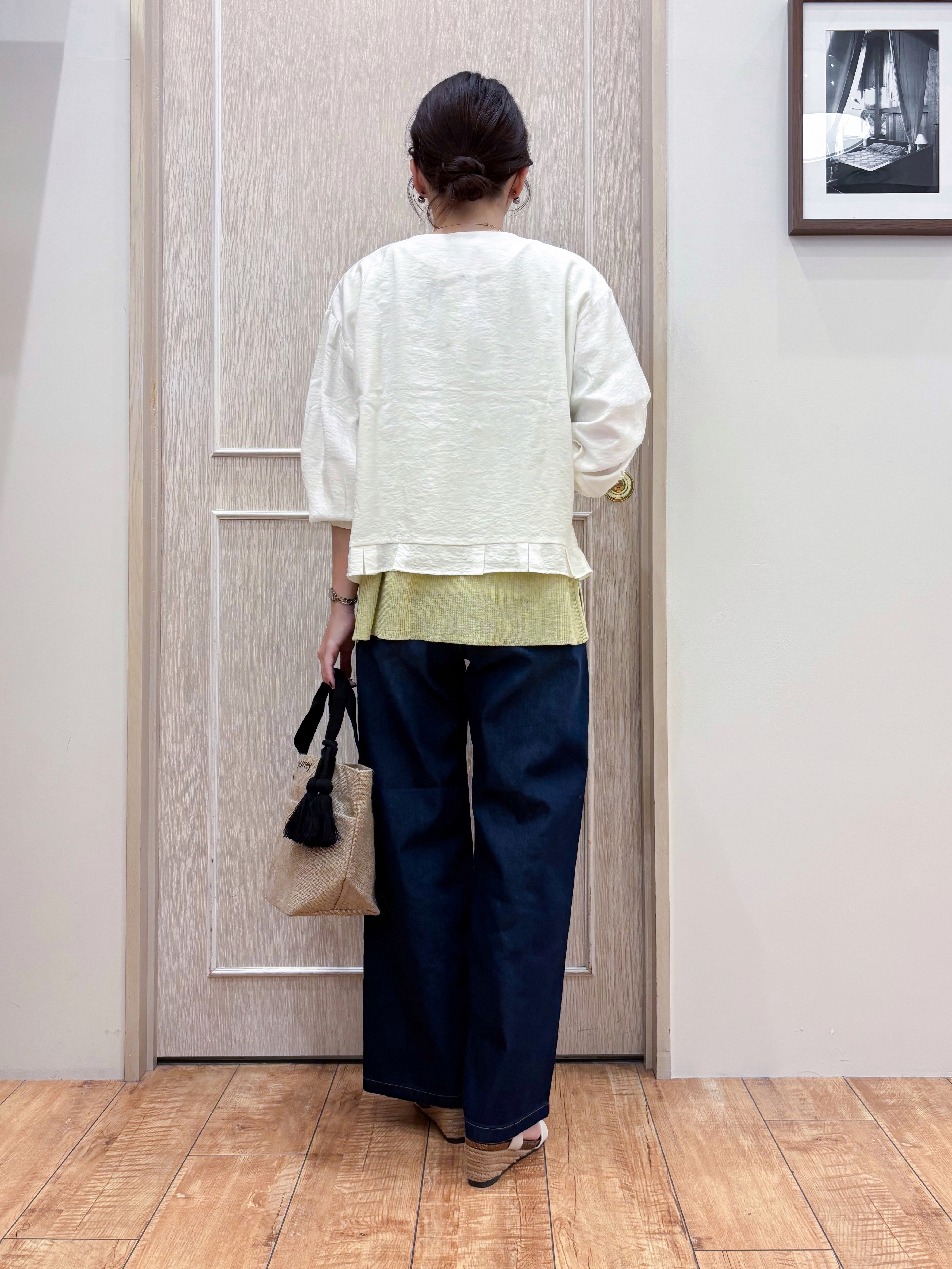 なみさんの「SHOO･LA･RUE｜【2点セット/S-LL/体型カバー】さらりと涼し気 シアーニット+タンクトップ」を使ったコーディネート