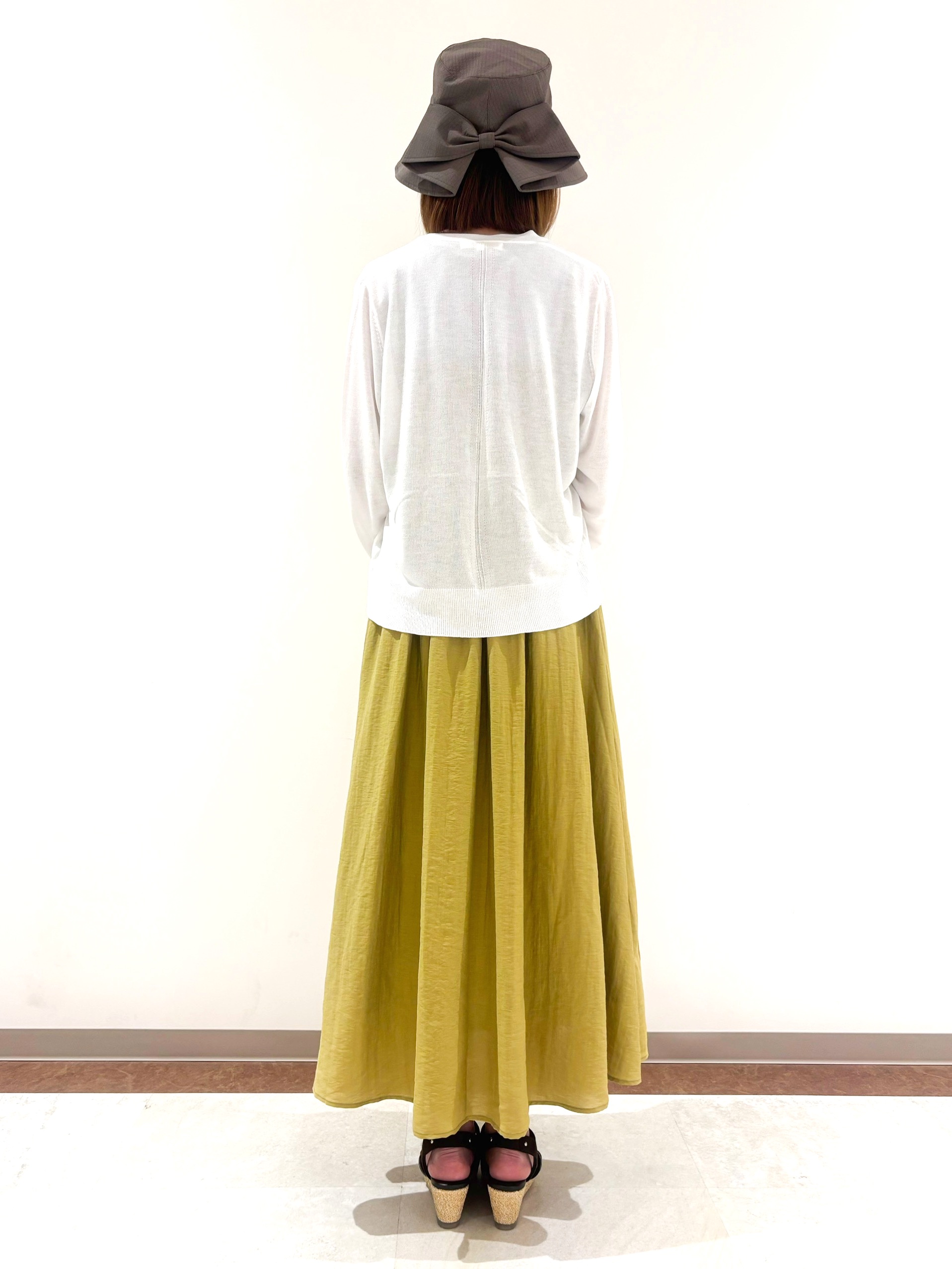 miさんの「grove｜高評価！【UVカット】ベーシックショートカーディガン」を使ったコーディネート