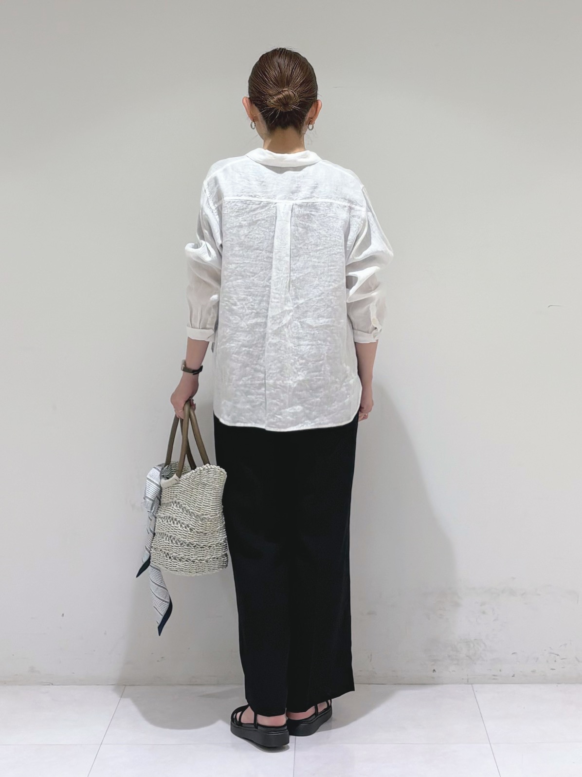 tsuyuさんの「INDIVI｜【2柄展開】柄デザインスカーフ」を使ったコーディネート