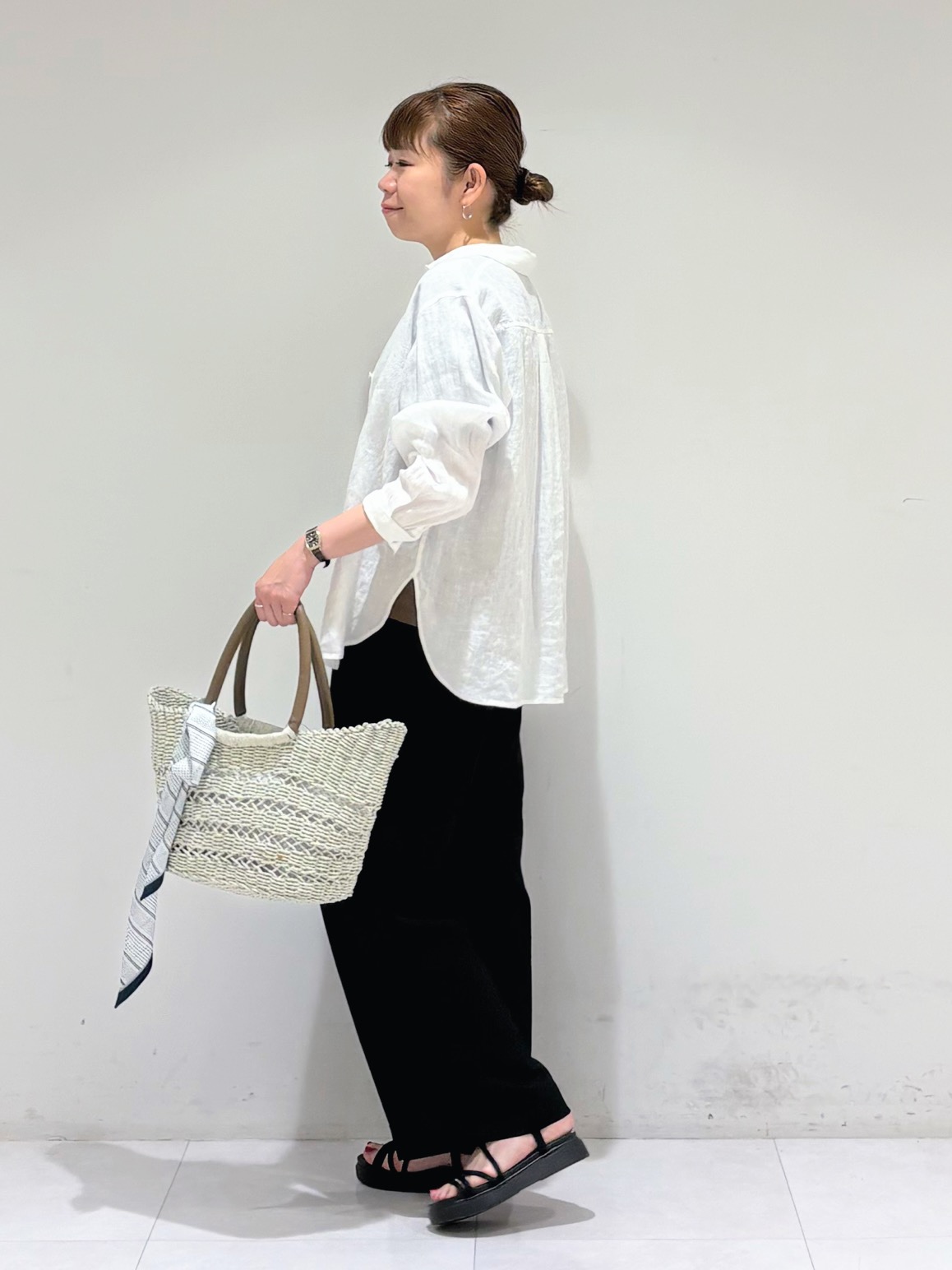tsuyuさんの「INDIVI｜【2柄展開】柄デザインスカーフ」を使ったコーディネート