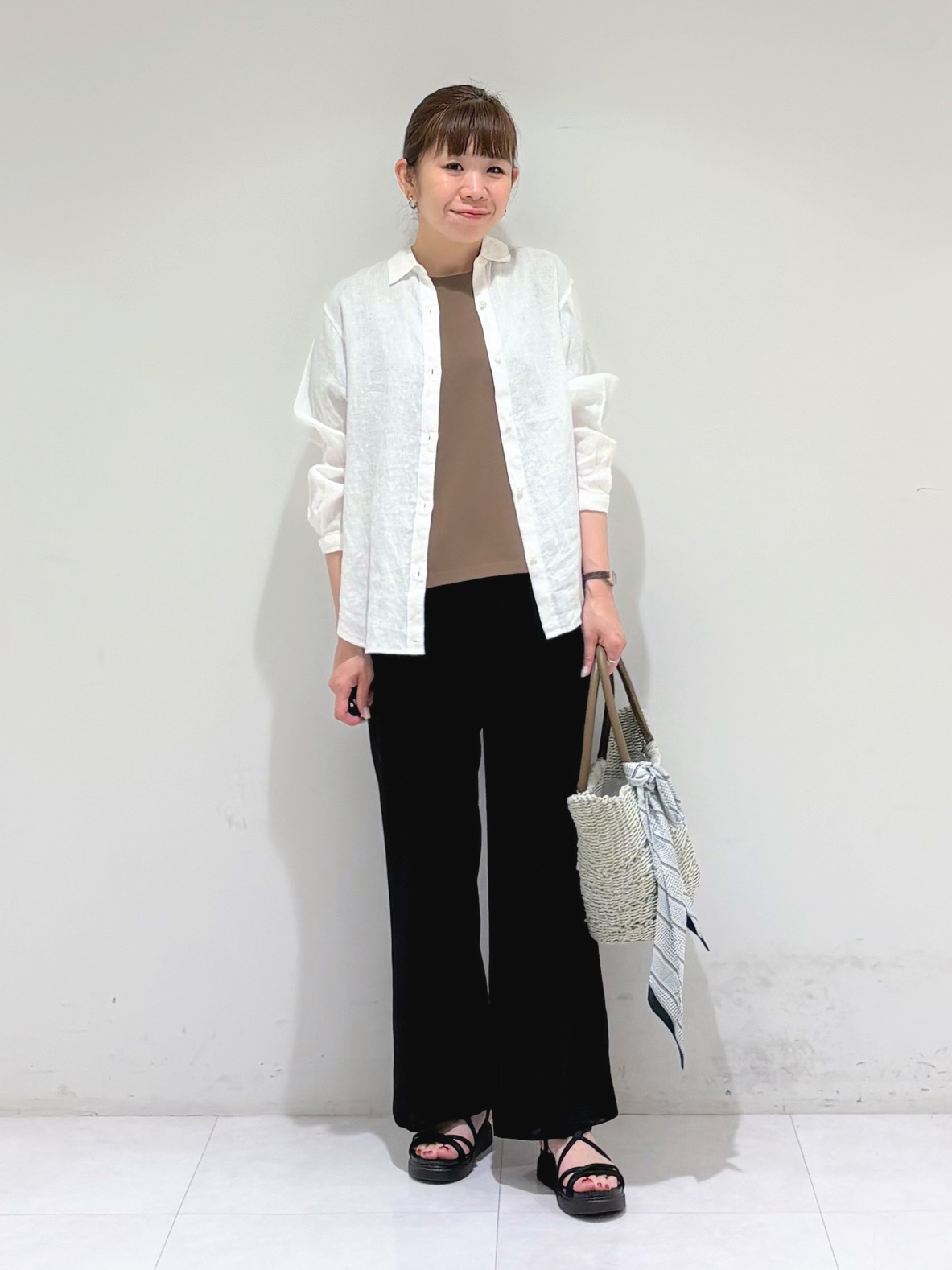 tsuyuさんの「INDIVI｜【2柄展開】柄デザインスカーフ」を使ったコーディネート