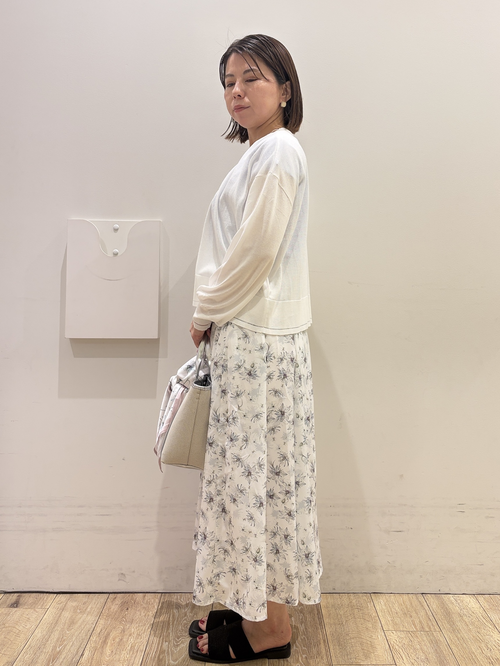 YUKOさんの「index｜◆【日比谷花壇コラボ】ニゲラ柄フレアスカート【防シワ／洗濯機OK】」を使ったコーディネート