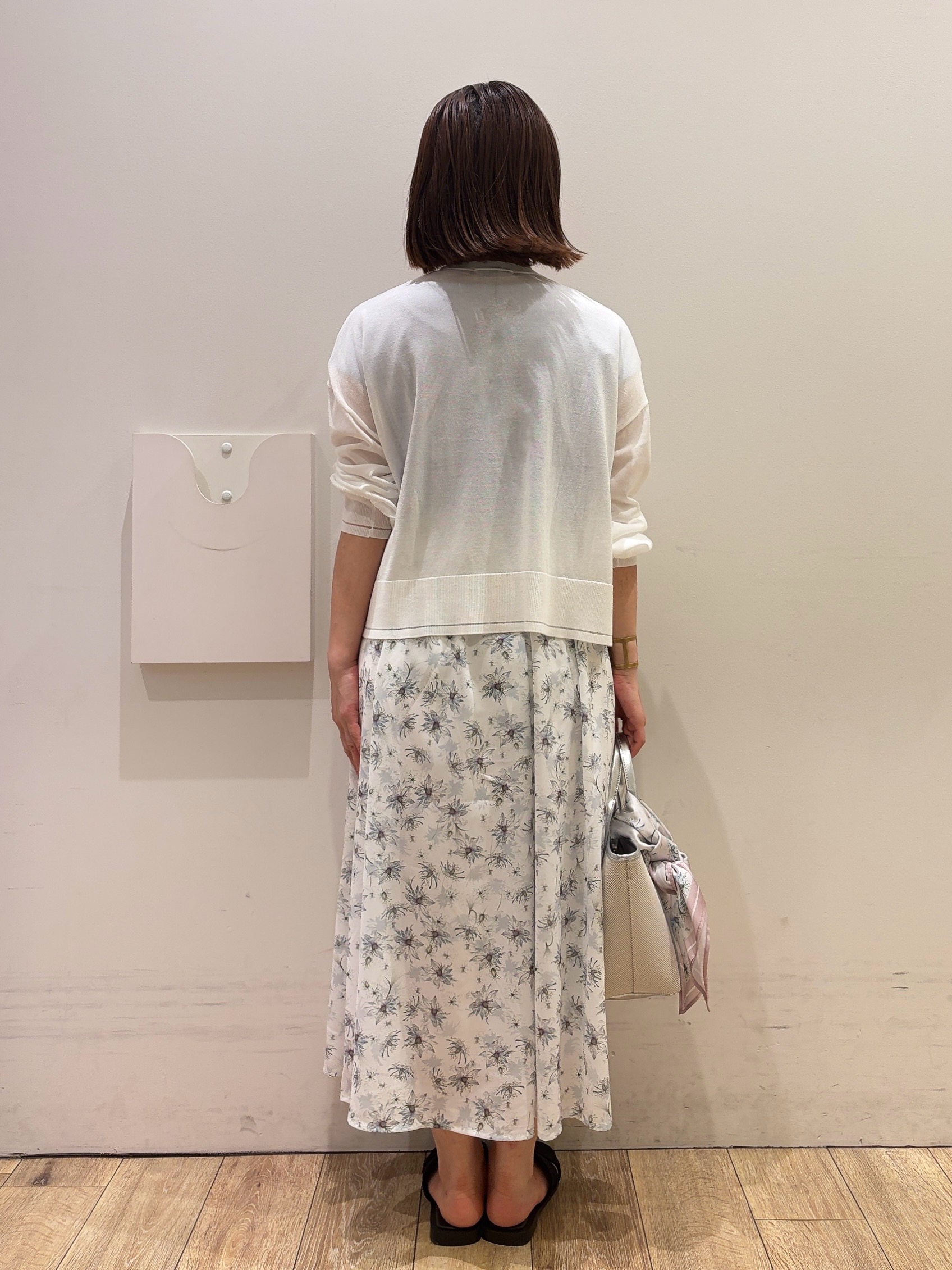 YUKOさんの「index｜◆【日比谷花壇コラボ】ニゲラ柄フレアスカート【防シワ／洗濯機OK】」を使ったコーディネート