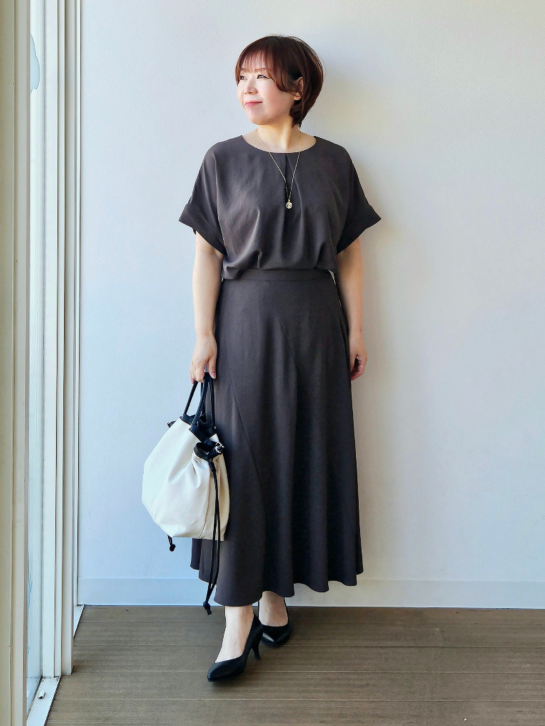 やじまさんの「UNTITLED｜【セットアップ可/UVカット/前後2WAY】リラクシーフレンチスリーブブラウス」を使ったコーディネート