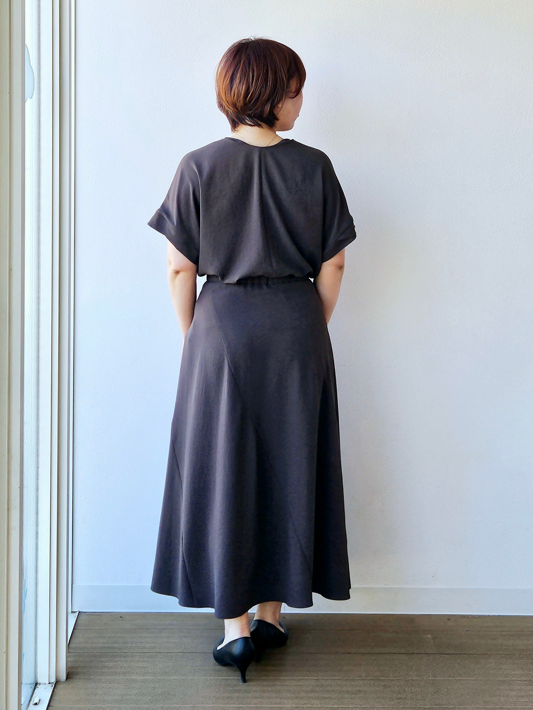 やじまさんの「UNTITLED｜【セットアップ可/UVカット/前後2WAY】リラクシーフレンチスリーブブラウス」を使ったコーディネート
