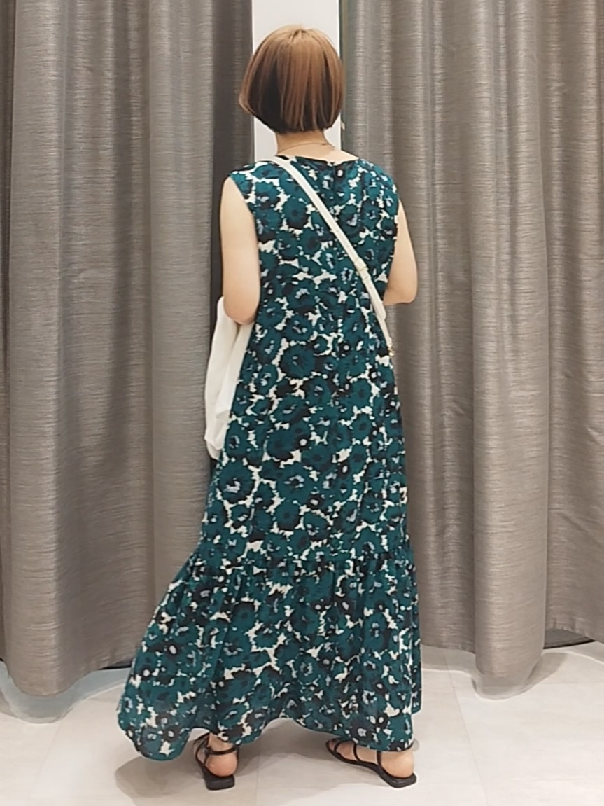 s u g iさんの「UNTITLED｜【花柄/着映え】フラワープリントワンピース」を使ったコーディネート
