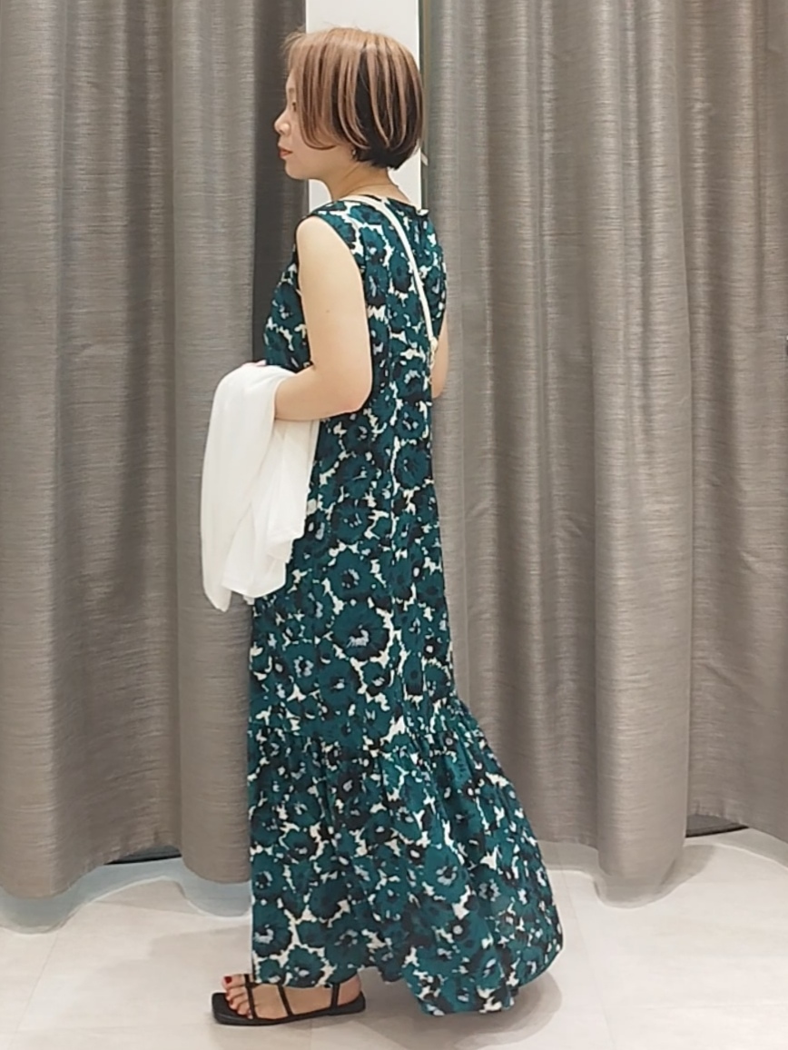 s u g iさんの「UNTITLED｜【花柄/着映え】フラワープリントワンピース」を使ったコーディネート