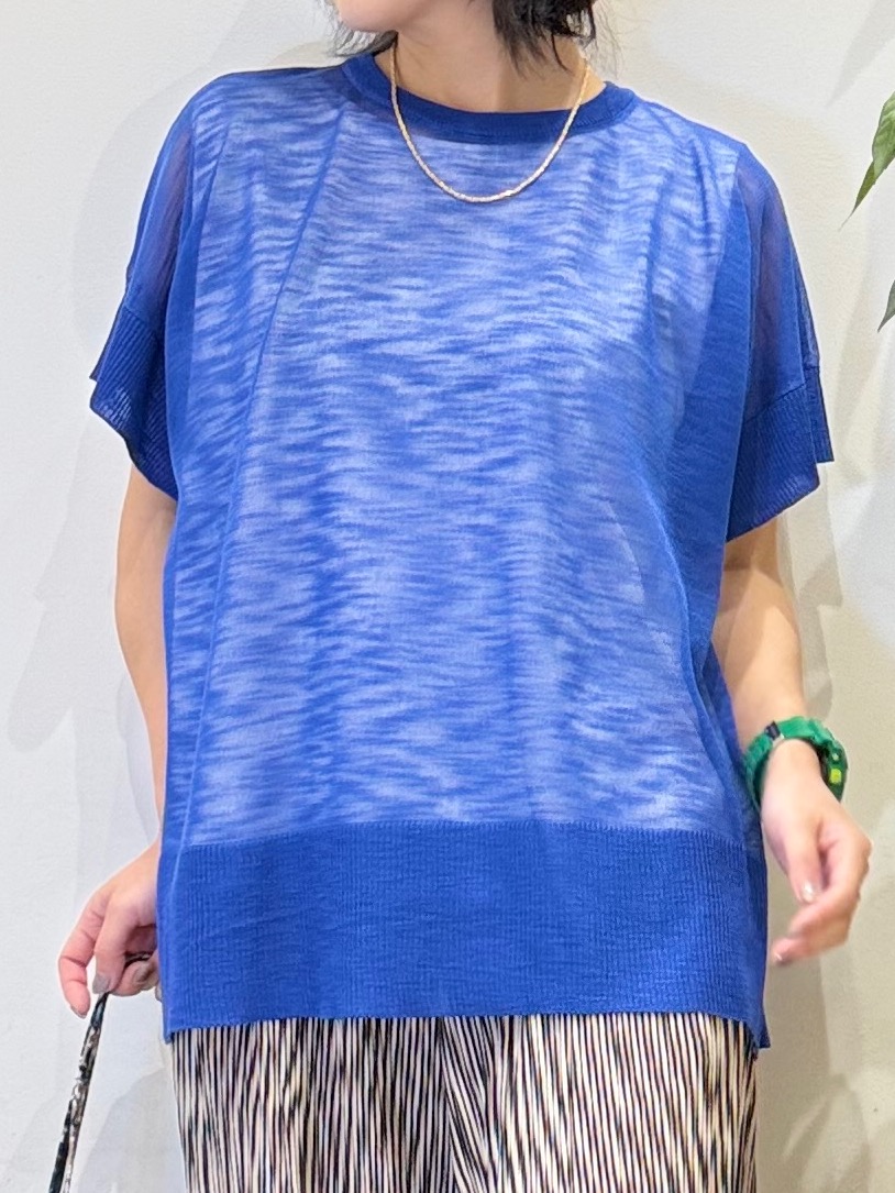 misakiさんの「SHOO･LA･RUE｜【2点セット/S-LL/体型カバー】さらりと涼し気 シアーニット+タンクトップ」を使ったコーディネート