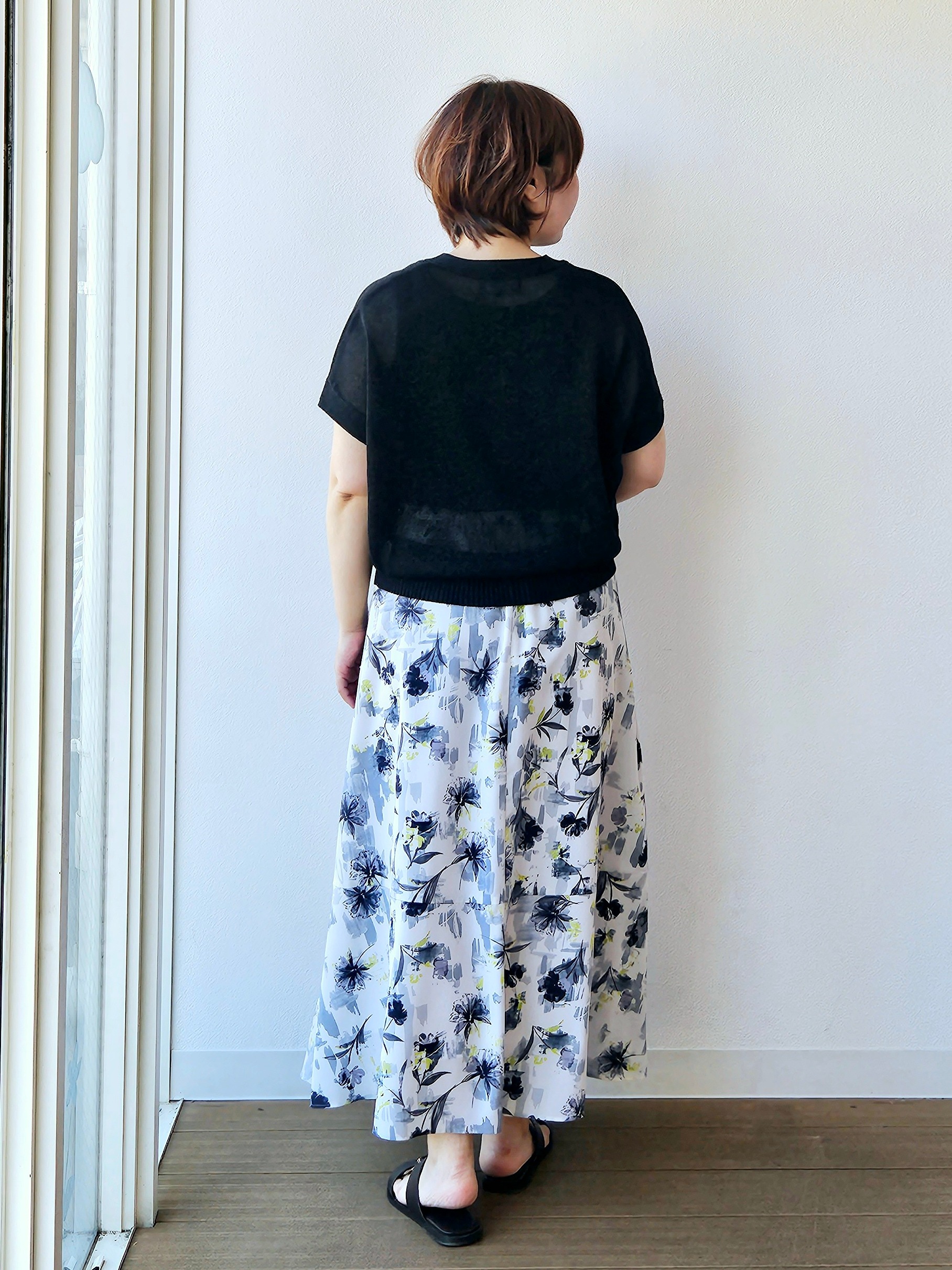 やじまさんの「UNTITLED｜【洗える/清涼感】ドライタッチスリーブレスカーディガン」を使ったコーディネート