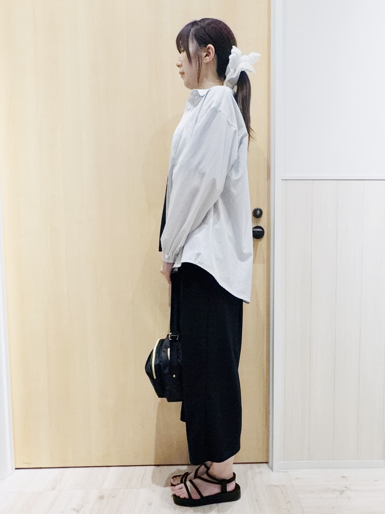 Naさんの「SHOO･LA･RUE｜【UV/吸水速乾/洗濯後しわになりにくい】ラッシュガードにもなる ストライプシャツ」を使ったコーディネート