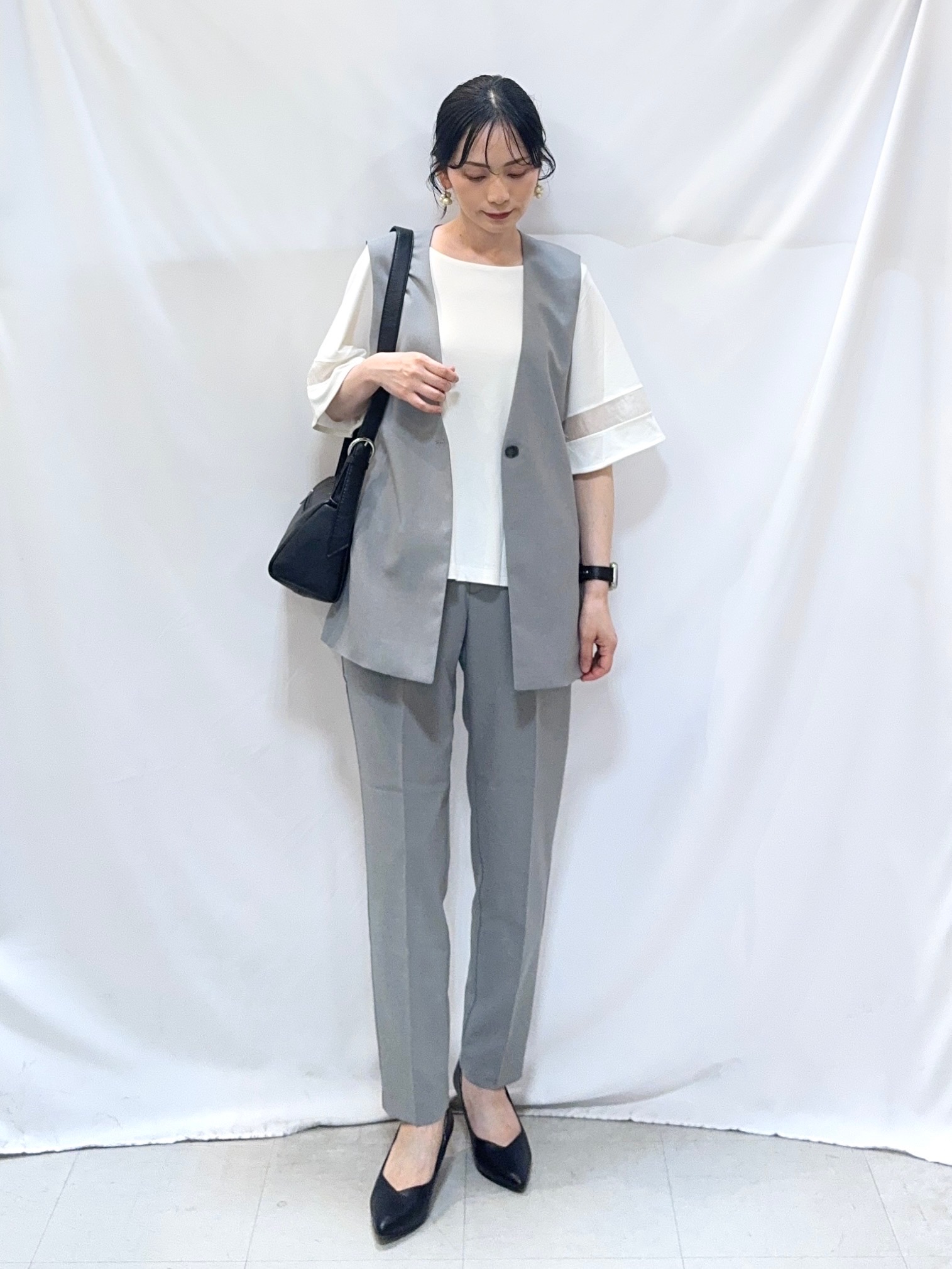 𝐇𝐢𝐫𝐨𝐦𝐢さんの「SHOO･LA･RUE｜【セットアップ可/洗濯後しわになりにくい/S-LL】シンプルで合わせやすい ノーカラージレ」を使ったコーディネート