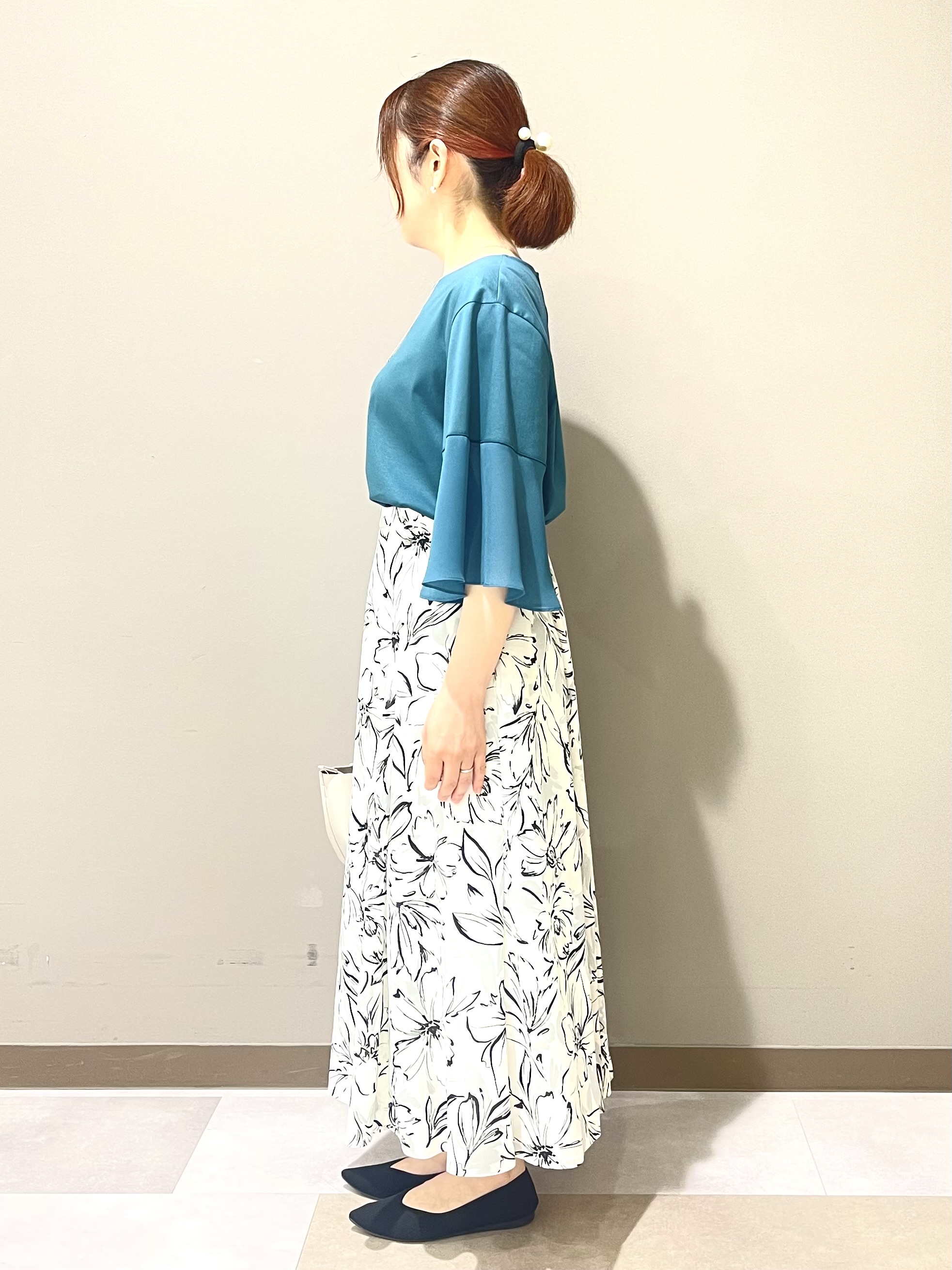 Tomoさんの「UNTITLED｜【洗える/華奢見え】袖シアープルオーバー」を使ったコーディネート