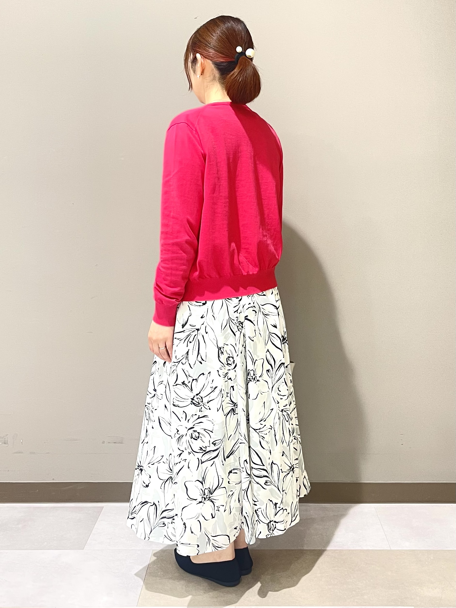 Tomoさんの「UNTITLED｜◆【9色展開/アンサンブル可】コットンクルーネックカーディガン」を使ったコーディネート