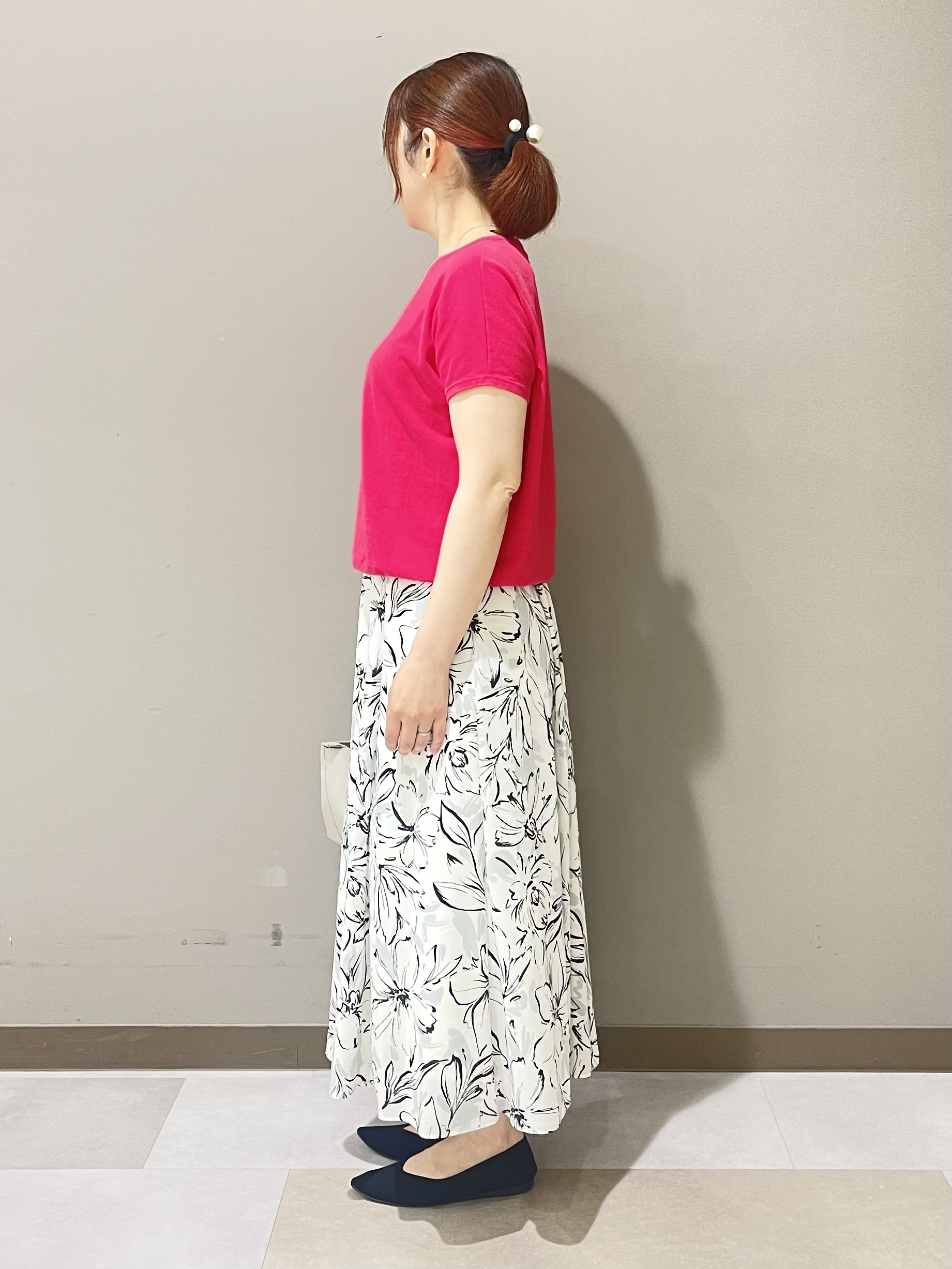 Tomoさんの「UNTITLED｜◆【9色展開/アンサンブル可】コットンクルーネックカーディガン」を使ったコーディネート