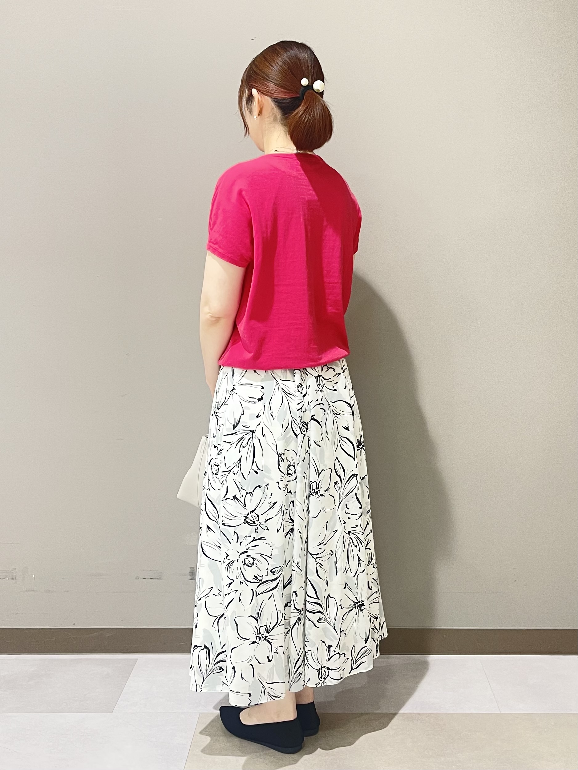 Tomoさんの「UNTITLED｜◆【9色展開/アンサンブル可】コットンクルーネックカーディガン」を使ったコーディネート