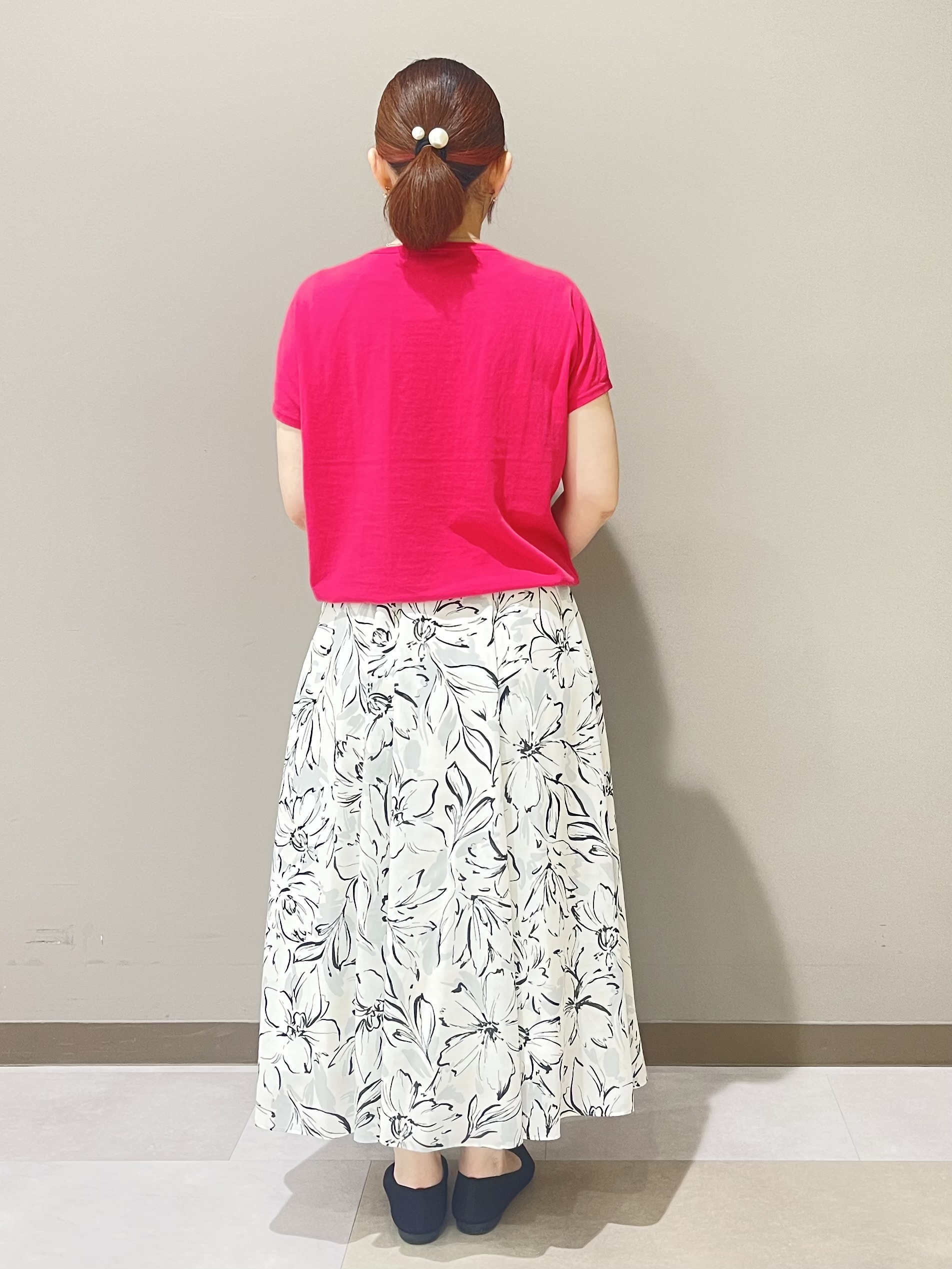 Tomoさんの「UNTITLED｜◆【9色展開/アンサンブル可】コットンクルーネックカーディガン」を使ったコーディネート