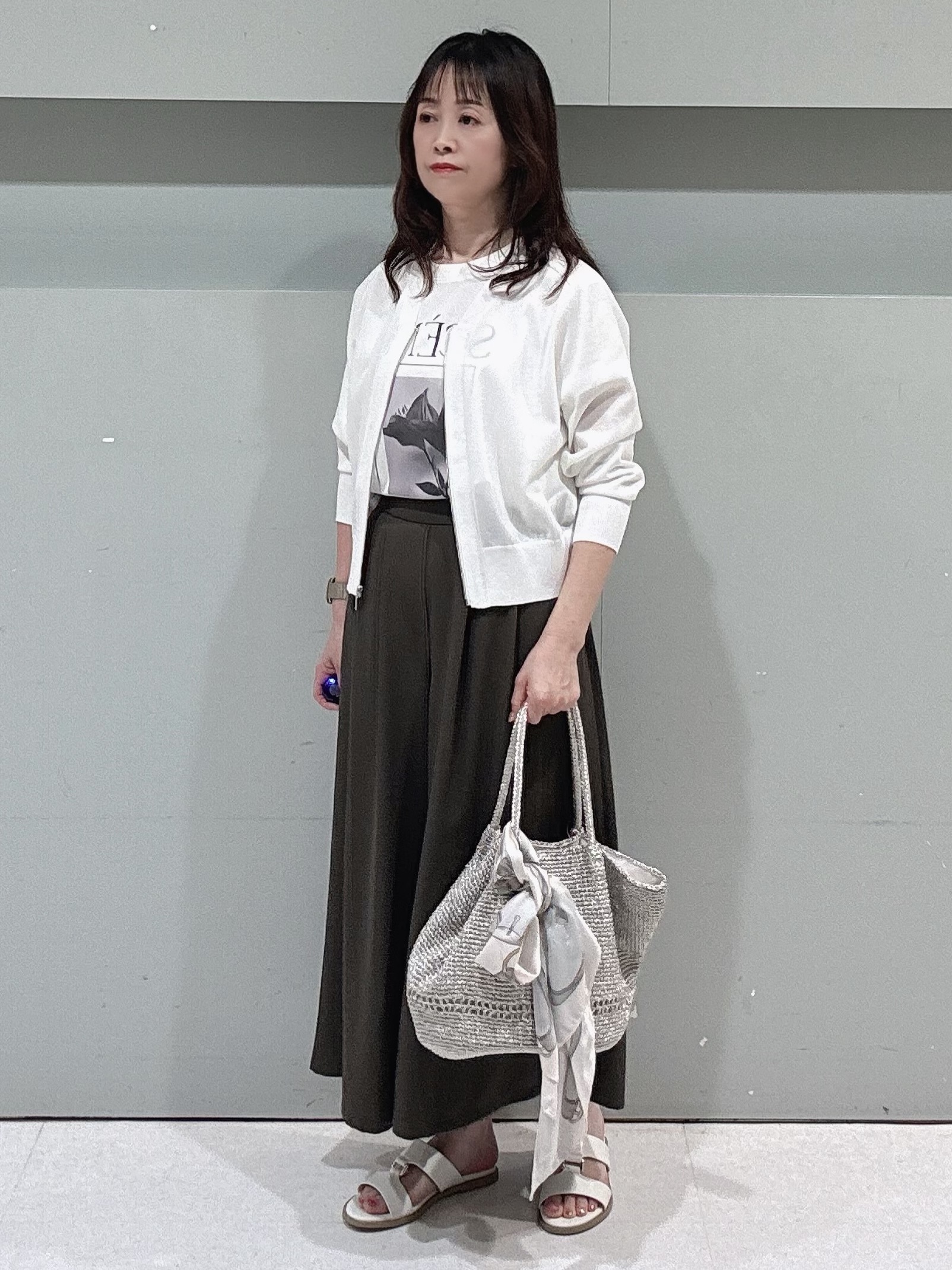 makiさんの「UNTITLED｜【アンサンブル可/日除け・冷房対策】シアーレーヨンZIPカーディガン」を使ったコーディネート