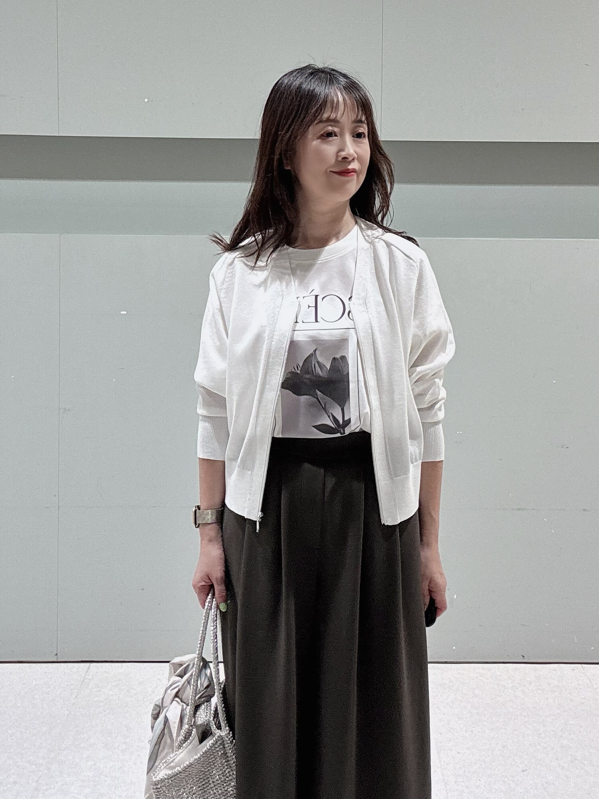 makiさんの「UNTITLED｜【アンサンブル可/日除け・冷房対策】シアーレーヨンZIPカーディガン」を使ったコーディネート