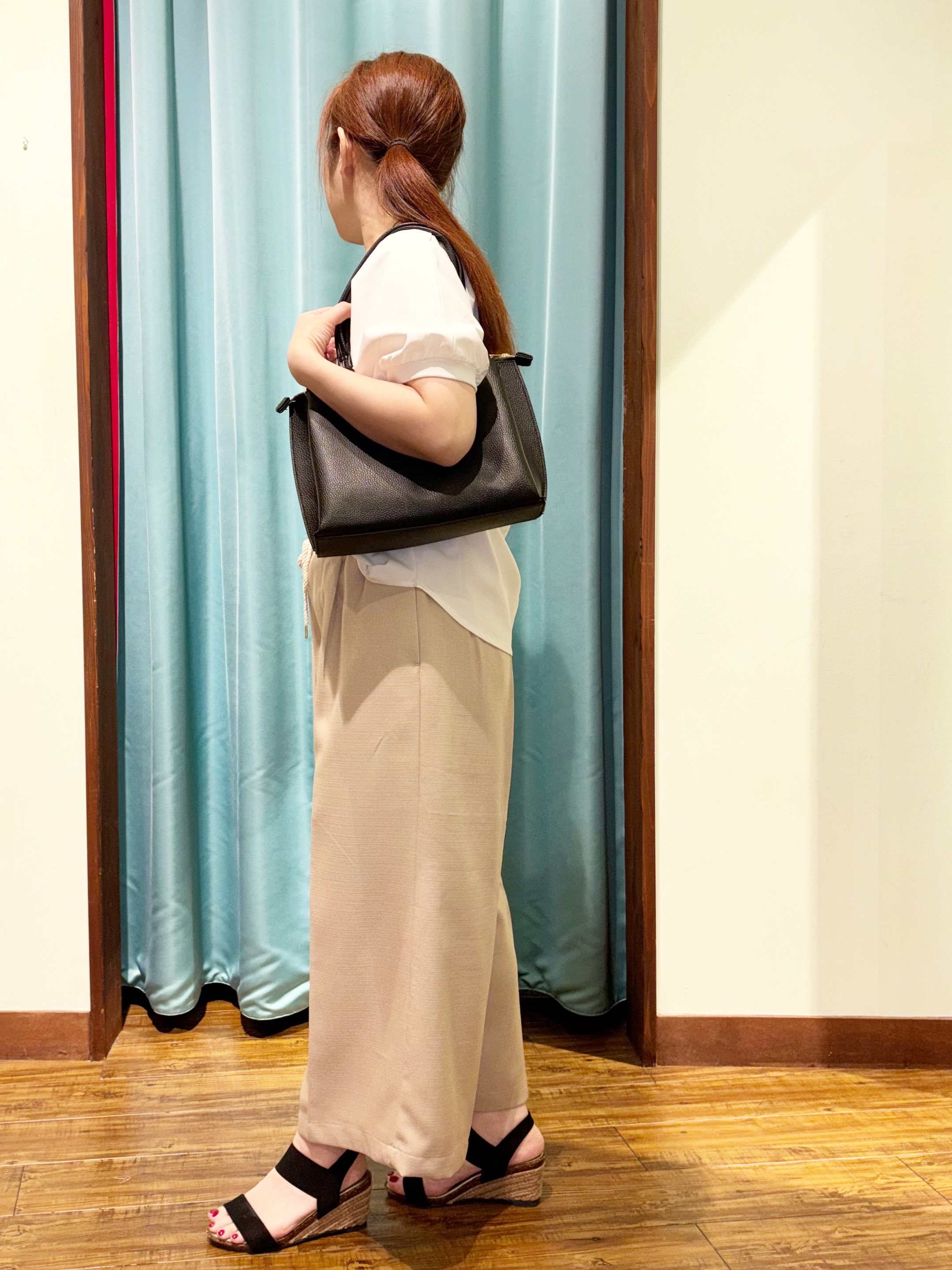 tukiさんの「SHOO･LA･RUE｜【洗濯後しわになりにくい】インせず着られる さらっとタッチのドルマンブラウス」を使ったコーディネート