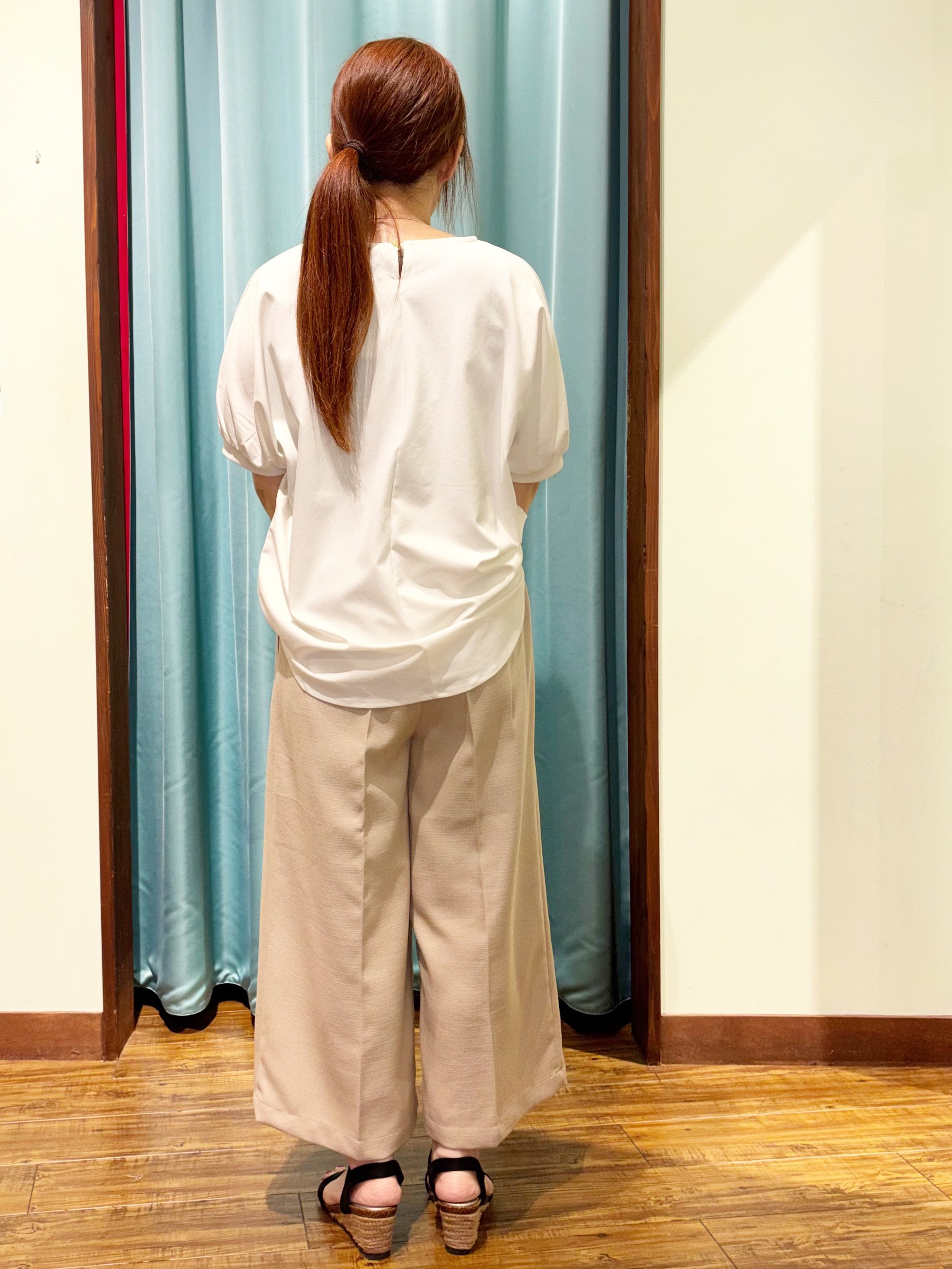 tukiさんの「SHOO･LA･RUE｜【洗濯後しわになりにくい】インせず着られる さらっとタッチのドルマンブラウス」を使ったコーディネート