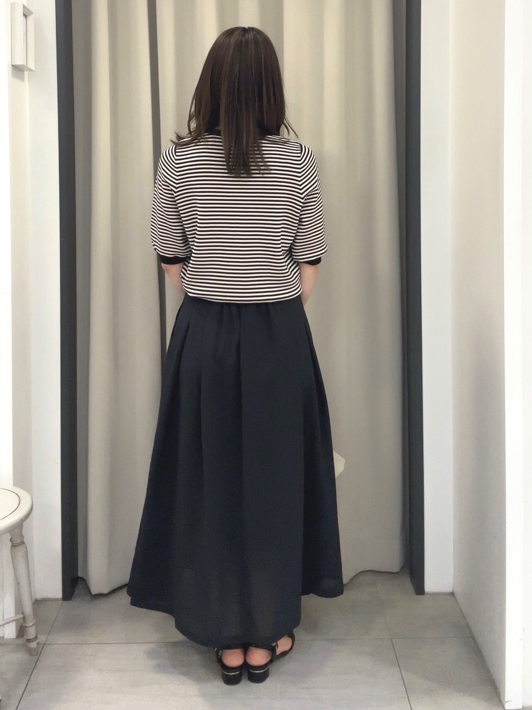 Nao さんの「grove｜【シリーズ累計36万枚/UVカット・ひんやり・洗濯機OK】やわらかドライタッチ 五分袖クルーネックニ」を使ったコーディネート