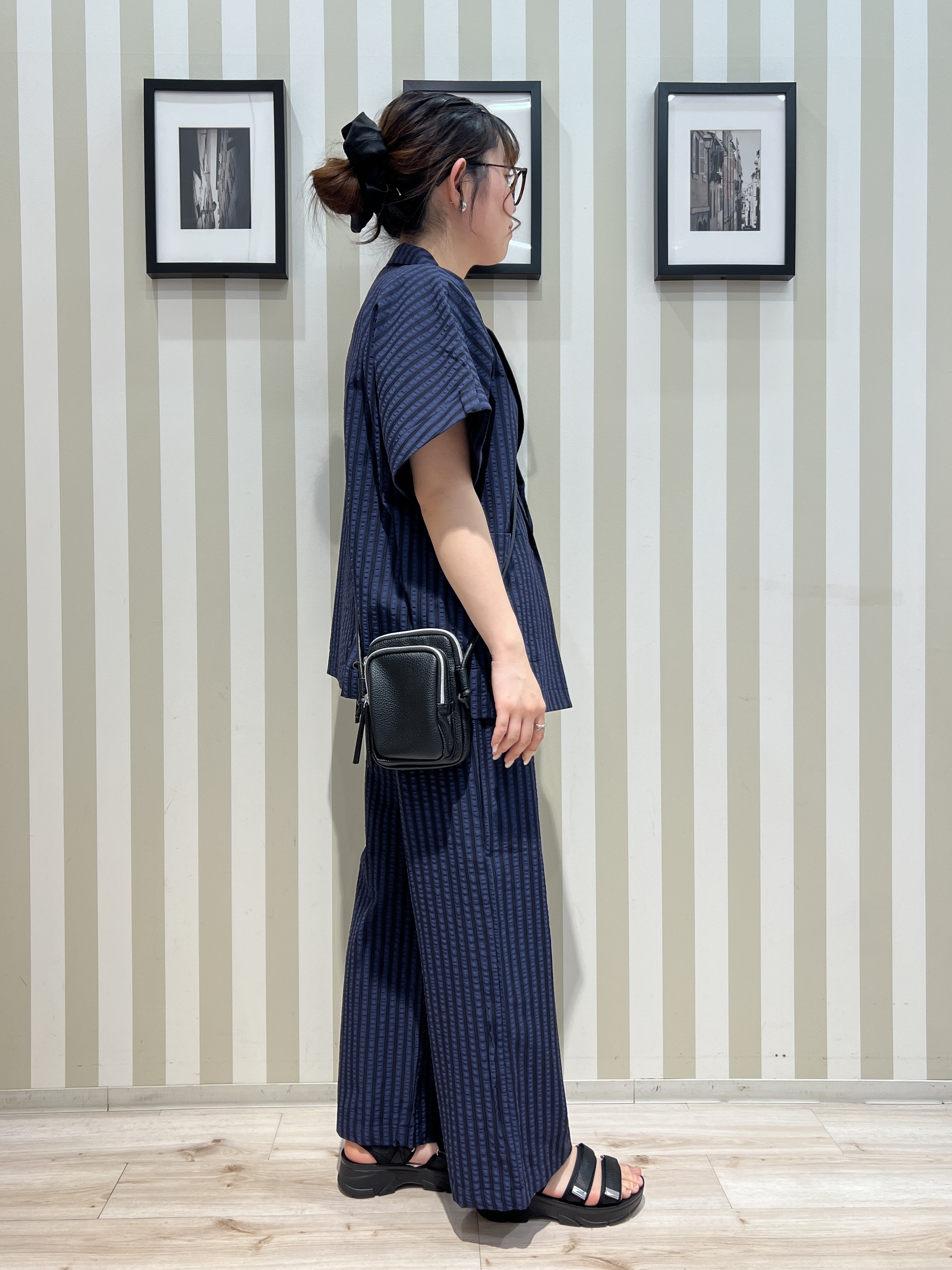 manaさんの「SHOO･LA･RUE｜【S-LL/吸水速乾/セットアップ可】羽織るだけで主役になる サッカーストライプシャツジャケット」を使ったコーディネート