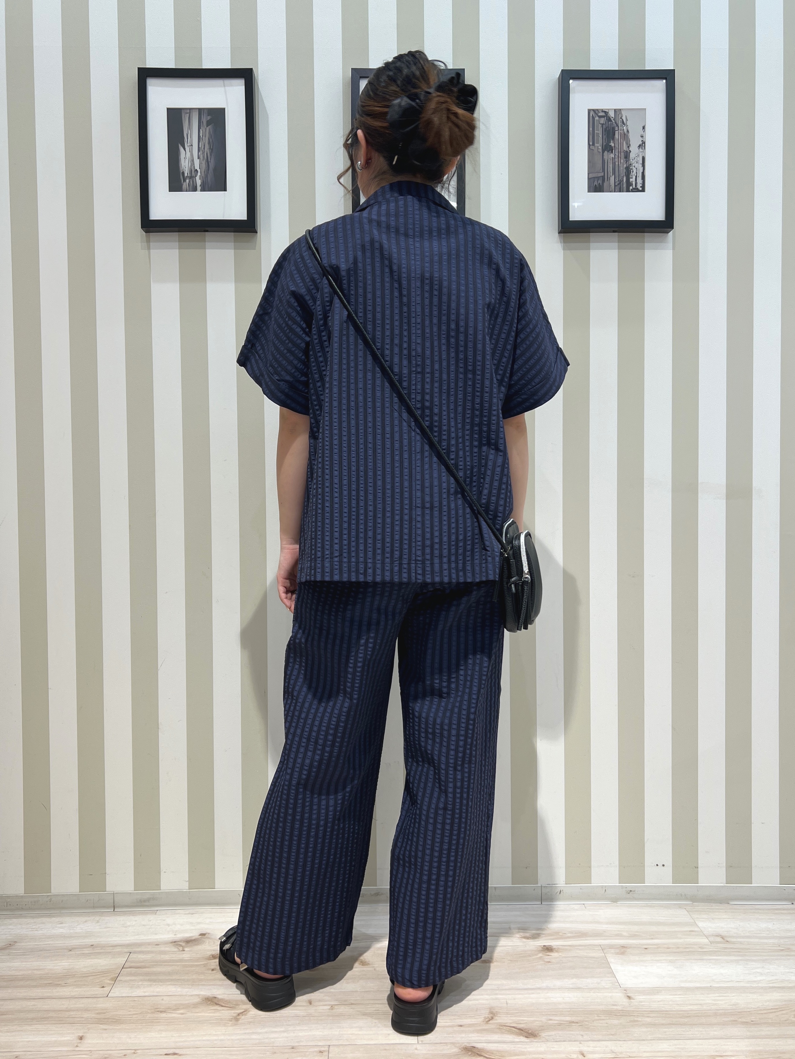 manaさんの「SHOO･LA･RUE｜【S-LL/吸水速乾/セットアップ可】羽織るだけで主役になる サッカーストライプシャツジャケット」を使ったコーディネート