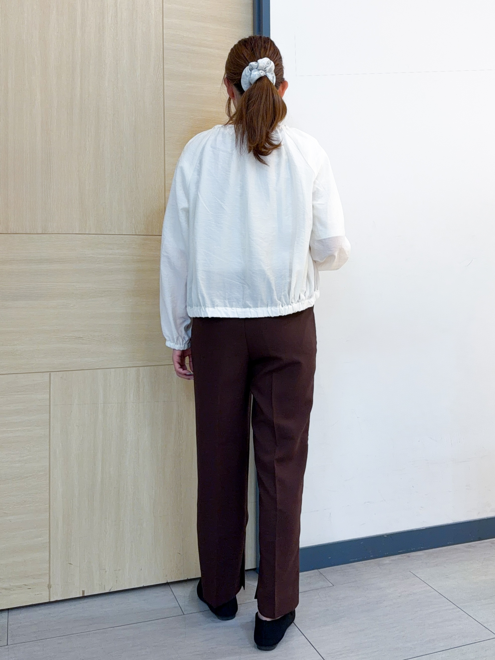 nanaさんの「grove｜気温調整にも◎ブラウス感覚で羽織れるシアーブルゾン」を使ったコーディネート