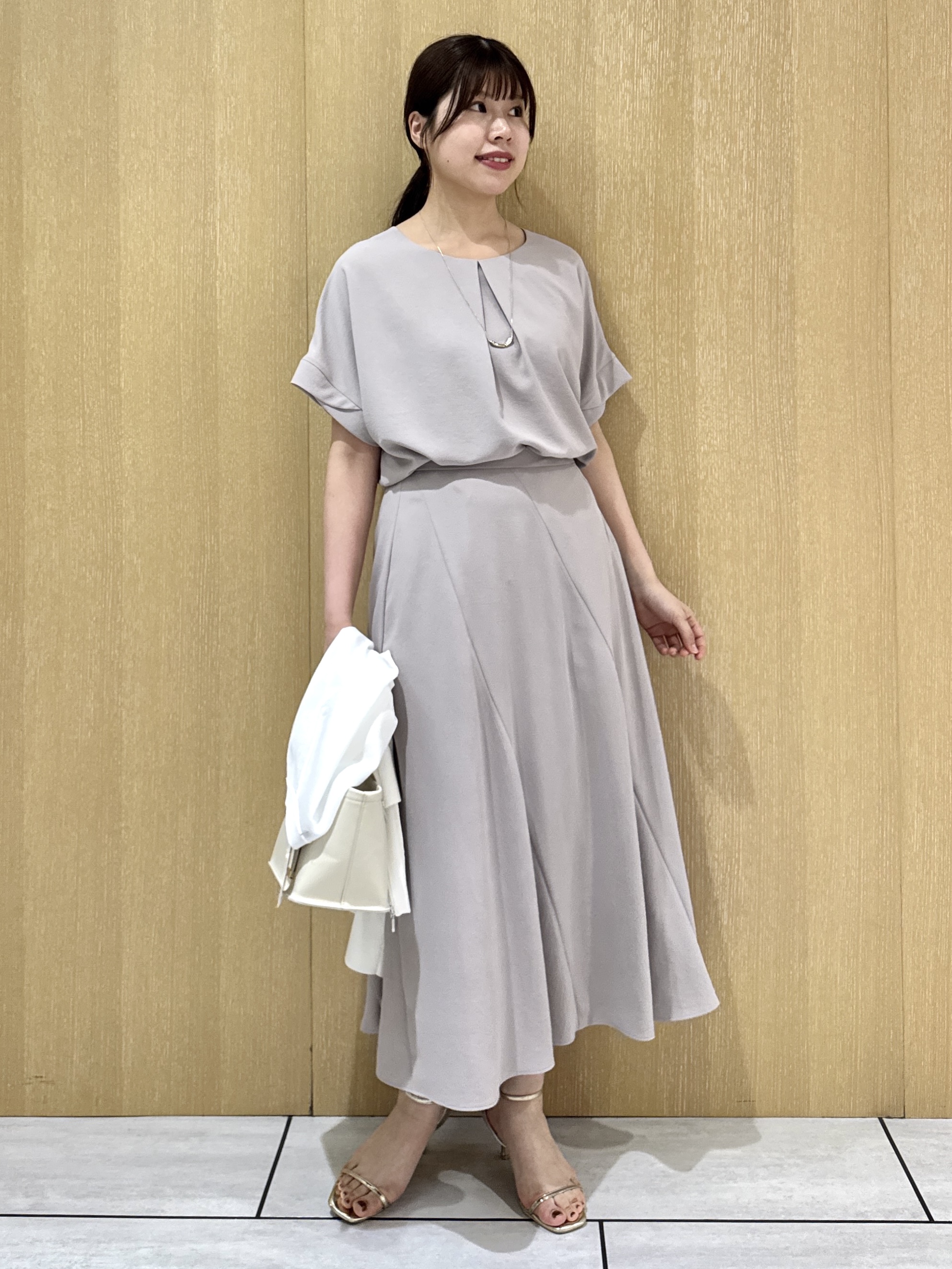 nanaさんの「UNTITLED｜【セットアップ可/UVカット/前後2WAY】リラクシーフレンチスリーブブラウス」を使ったコーディネート