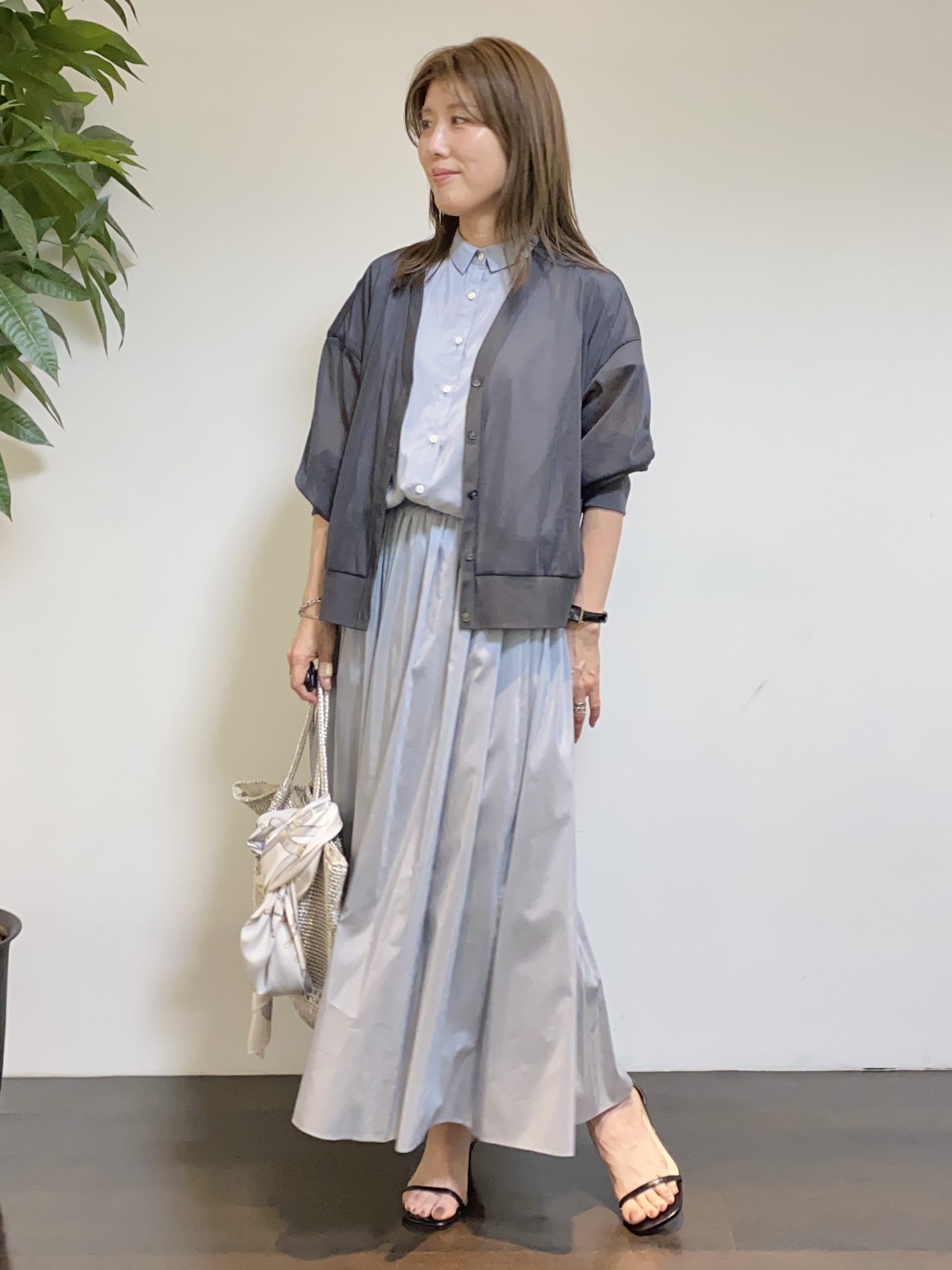 tomoさんの「UNTITLED｜【7色展開/ゆったり/ショート丈】シアートリコットカーディガン」を使ったコーディネート