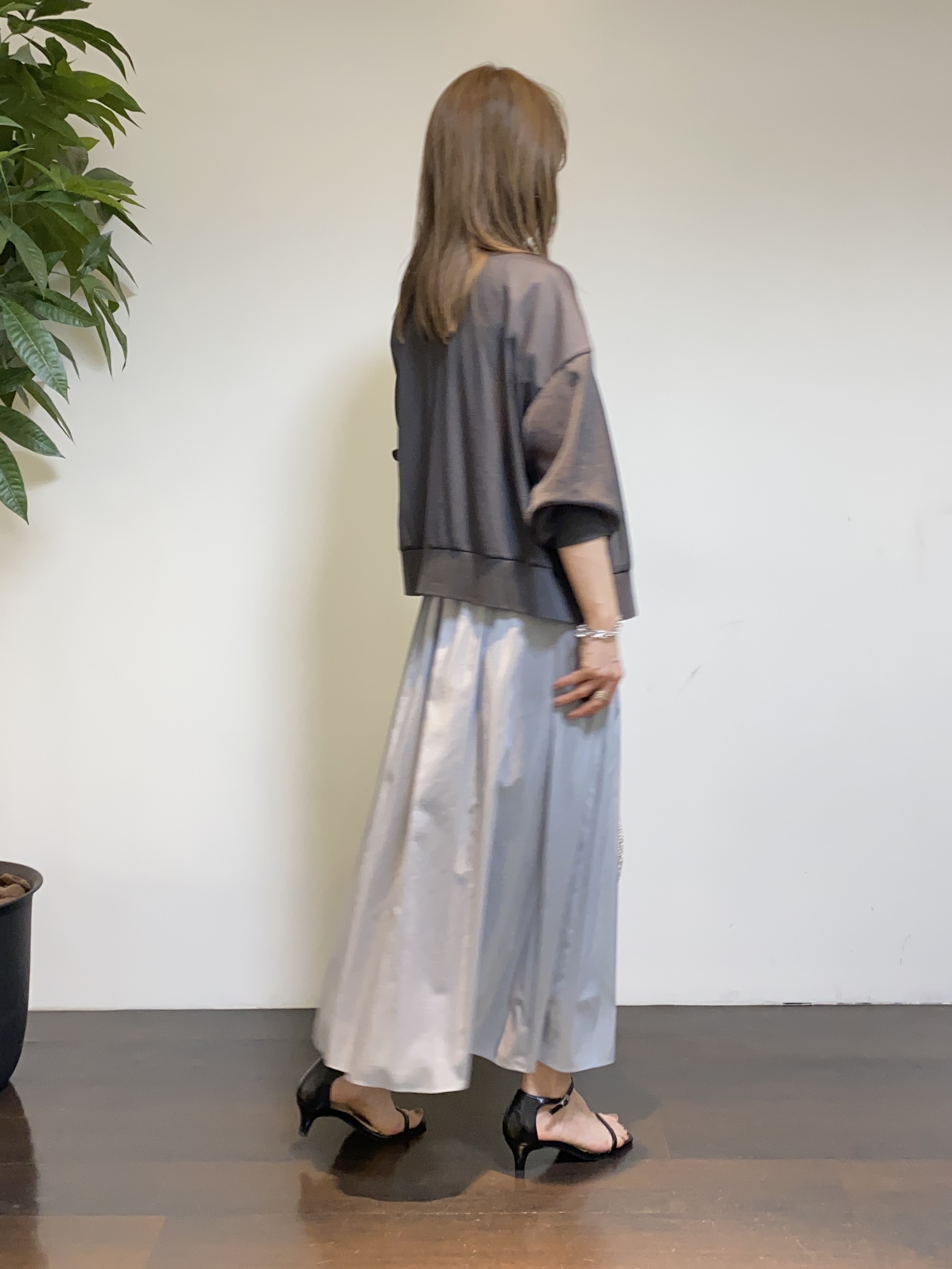 tomoさんの「UNTITLED｜【7色展開/ゆったり/ショート丈】シアートリコットカーディガン」を使ったコーディネート