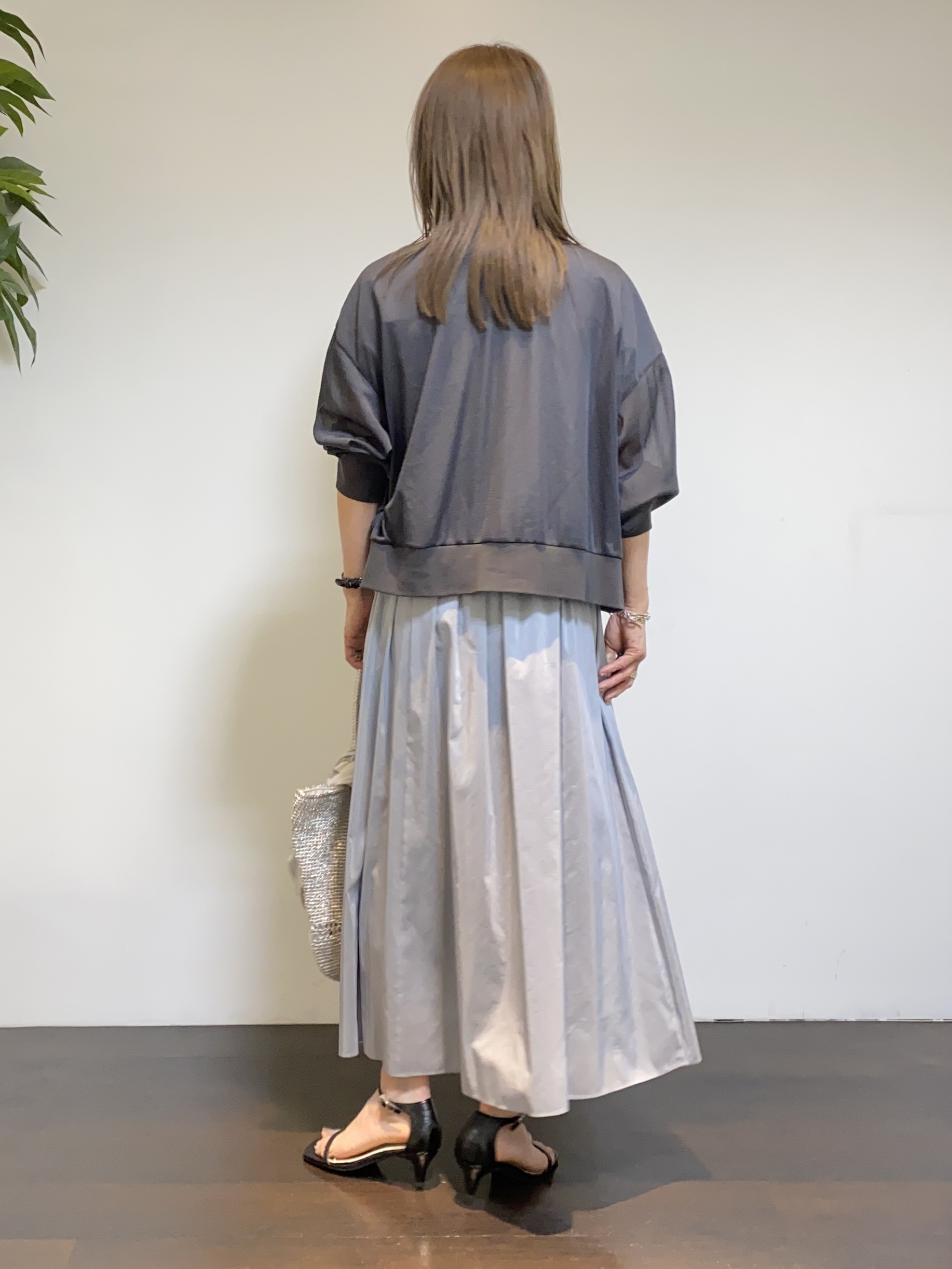 tomoさんの「UNTITLED｜【7色展開/ゆったり/ショート丈】シアートリコットカーディガン」を使ったコーディネート