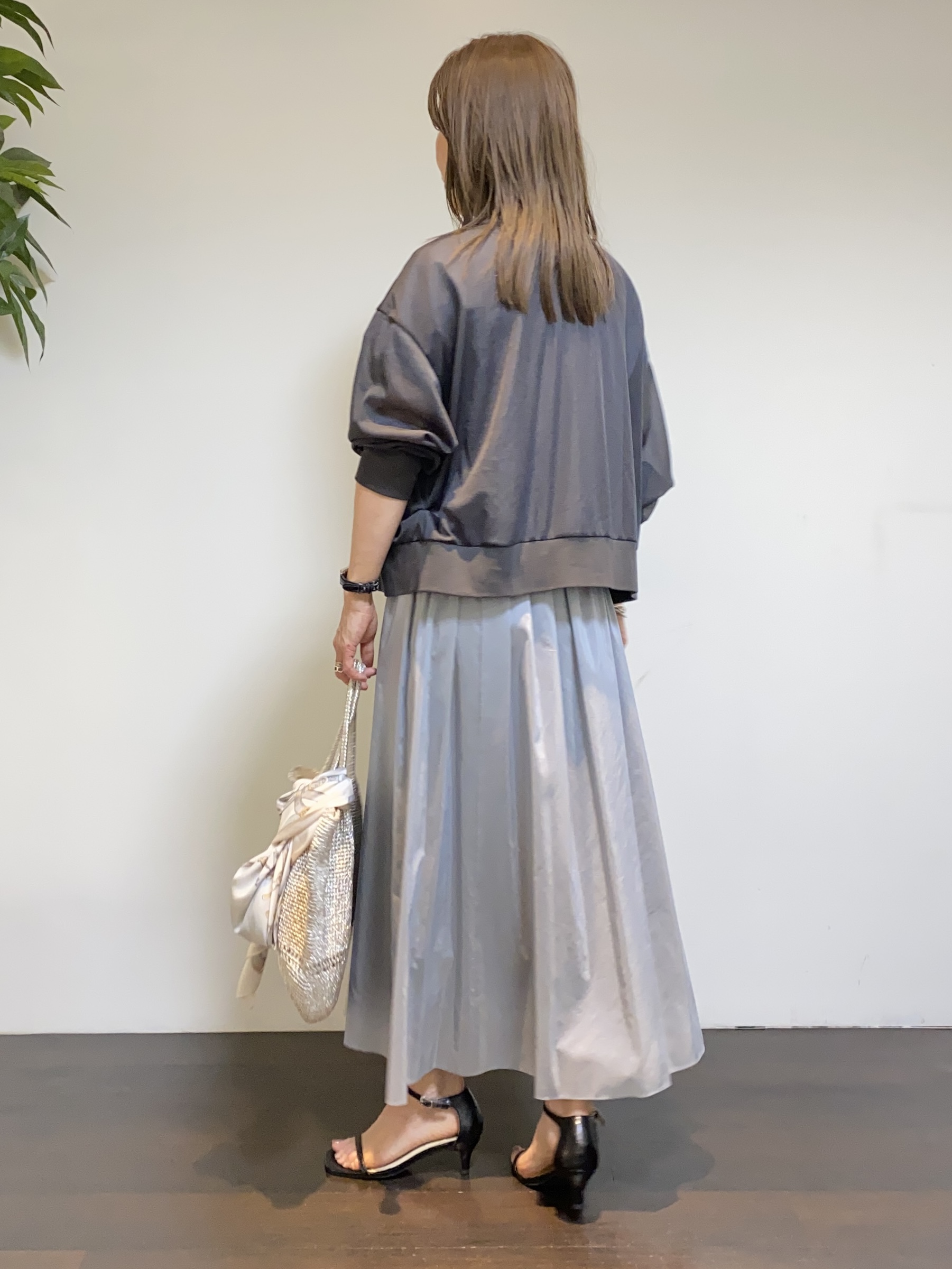 tomoさんの「UNTITLED｜【7色展開/ゆったり/ショート丈】シアートリコットカーディガン」を使ったコーディネート