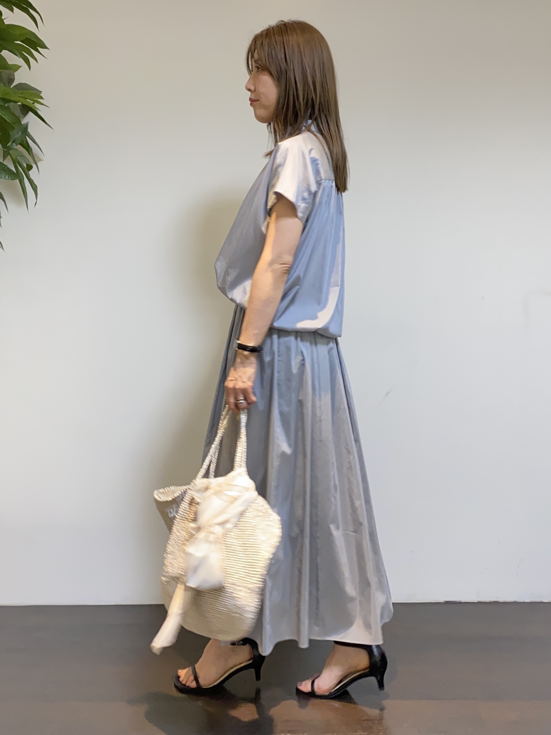 tomoさんの「UNTITLED｜【7色展開/ゆったり/ショート丈】シアートリコットカーディガン」を使ったコーディネート