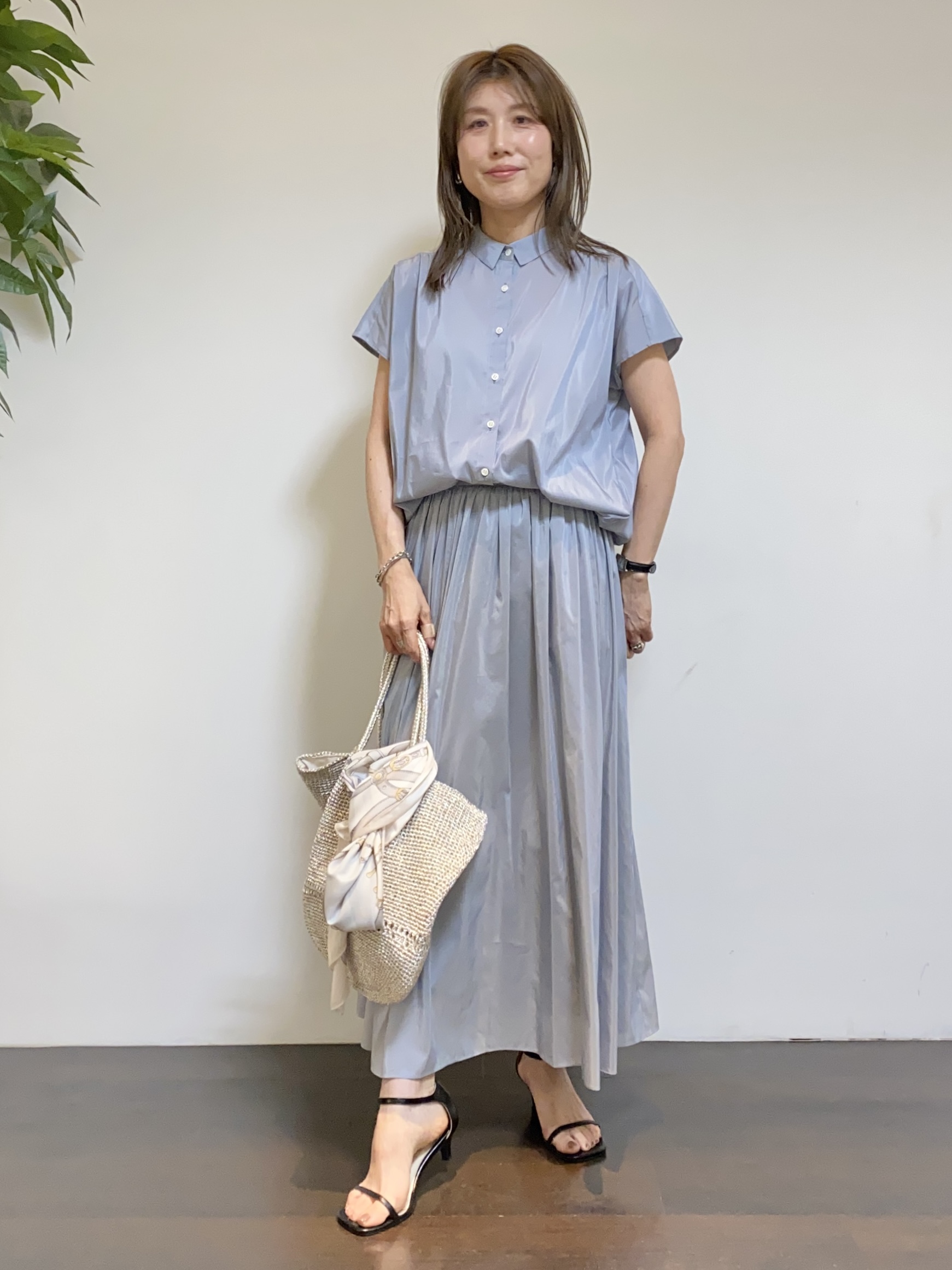 tomoさんの「UNTITLED｜【7色展開/ゆったり/ショート丈】シアートリコットカーディガン」を使ったコーディネート