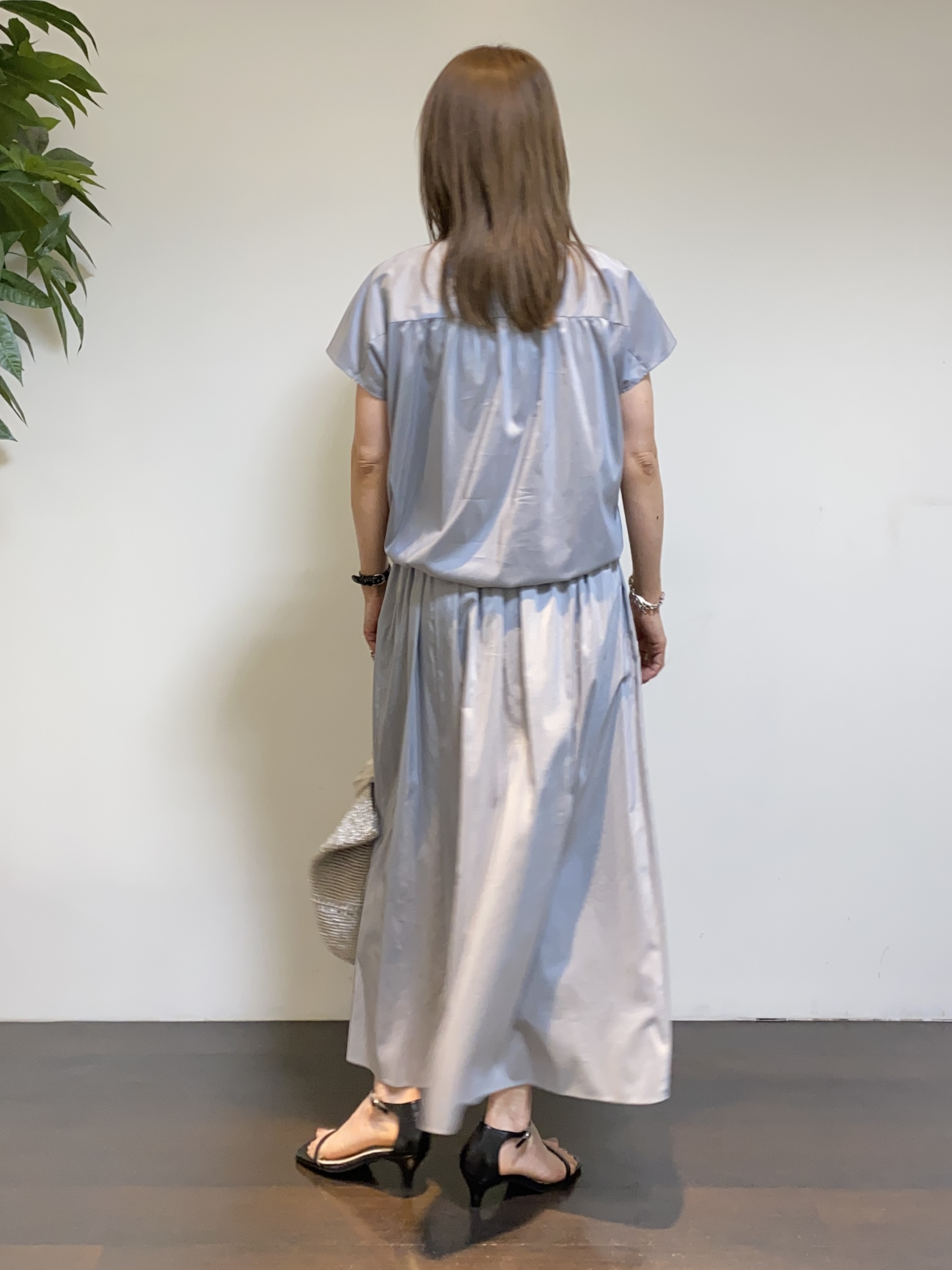 tomoさんの「UNTITLED｜【7色展開/ゆったり/ショート丈】シアートリコットカーディガン」を使ったコーディネート
