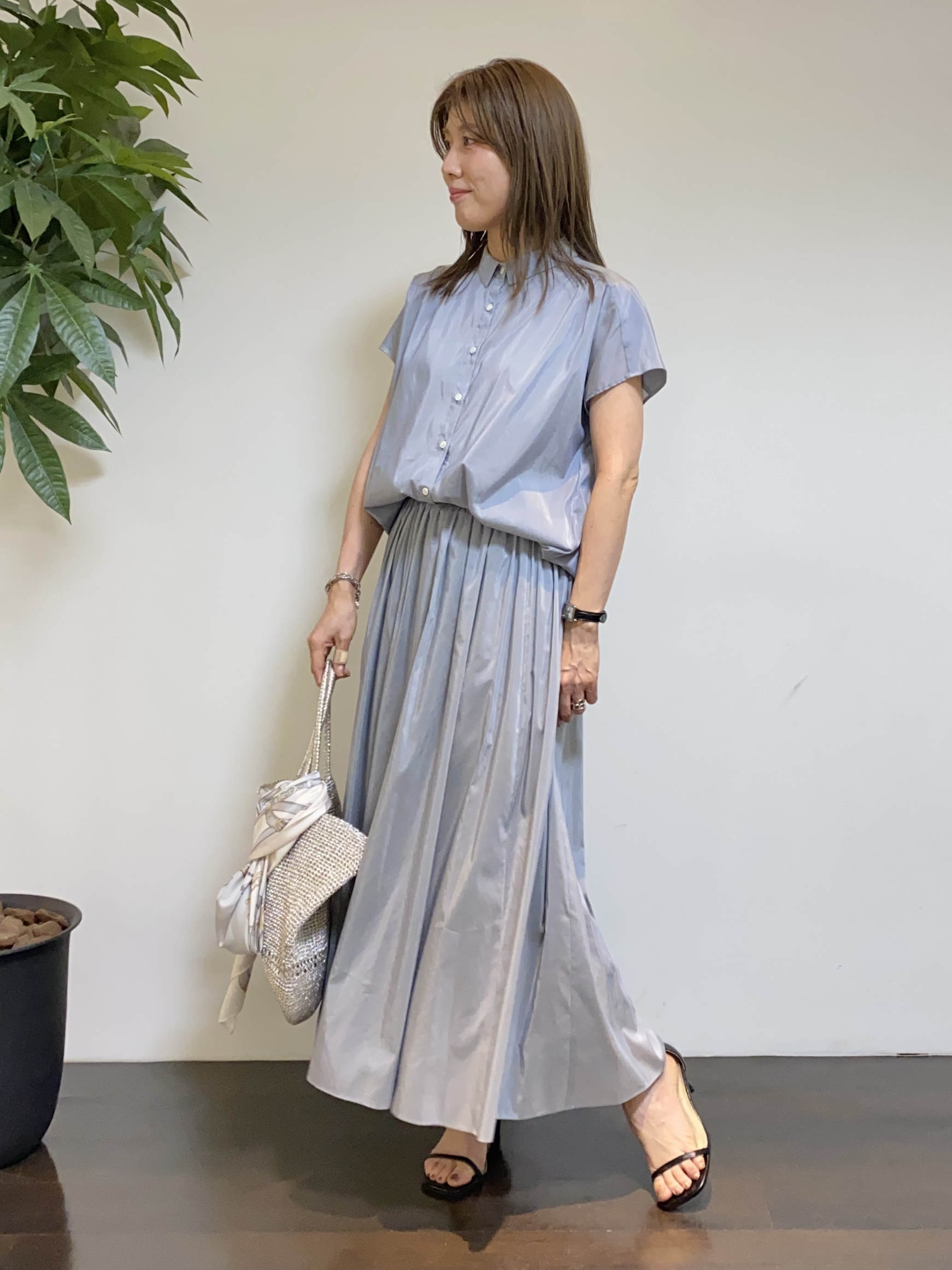 tomoさんの「UNTITLED｜【7色展開/ゆったり/ショート丈】シアートリコットカーディガン」を使ったコーディネート
