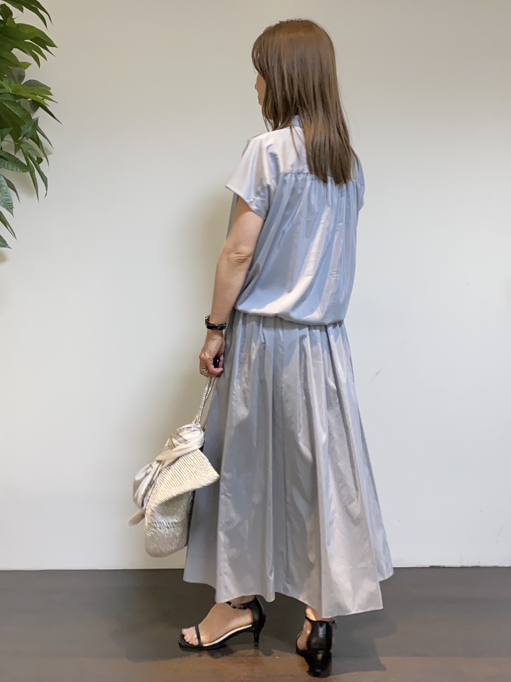 tomoさんの「UNTITLED｜【7色展開/ゆったり/ショート丈】シアートリコットカーディガン」を使ったコーディネート