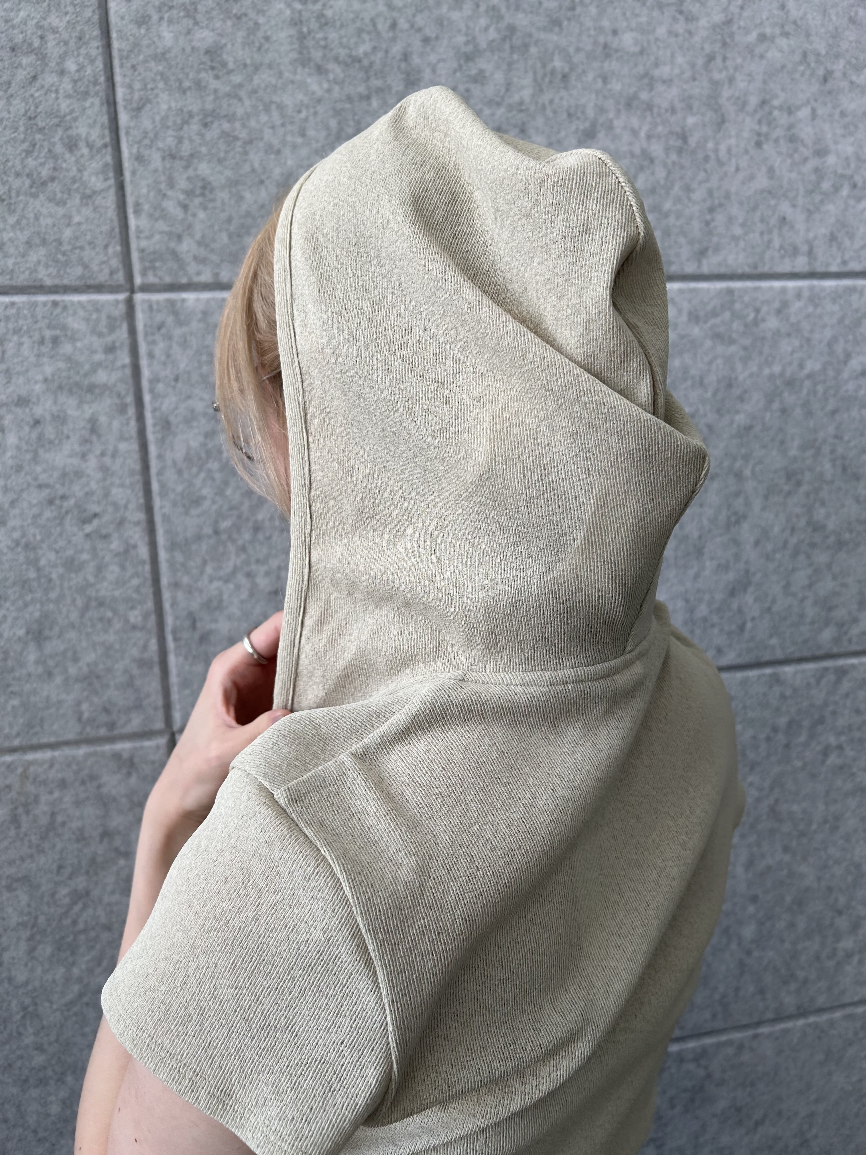 honoka Aさんの「CODE A｜soft button hood tee」を使ったコーディネート